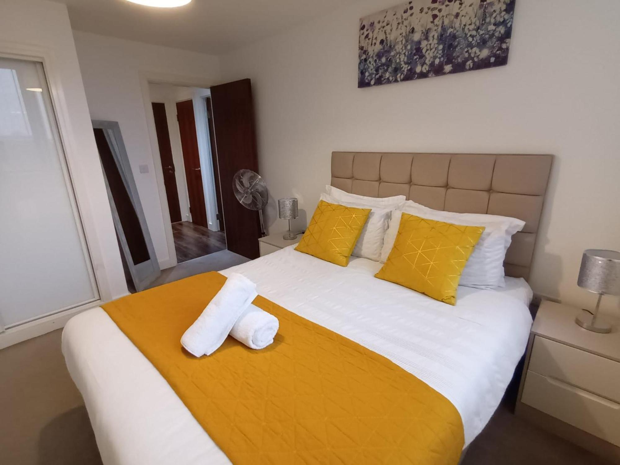 Broad St - 1 Bedroom - 1 Bathroom - Free Parking Apartment