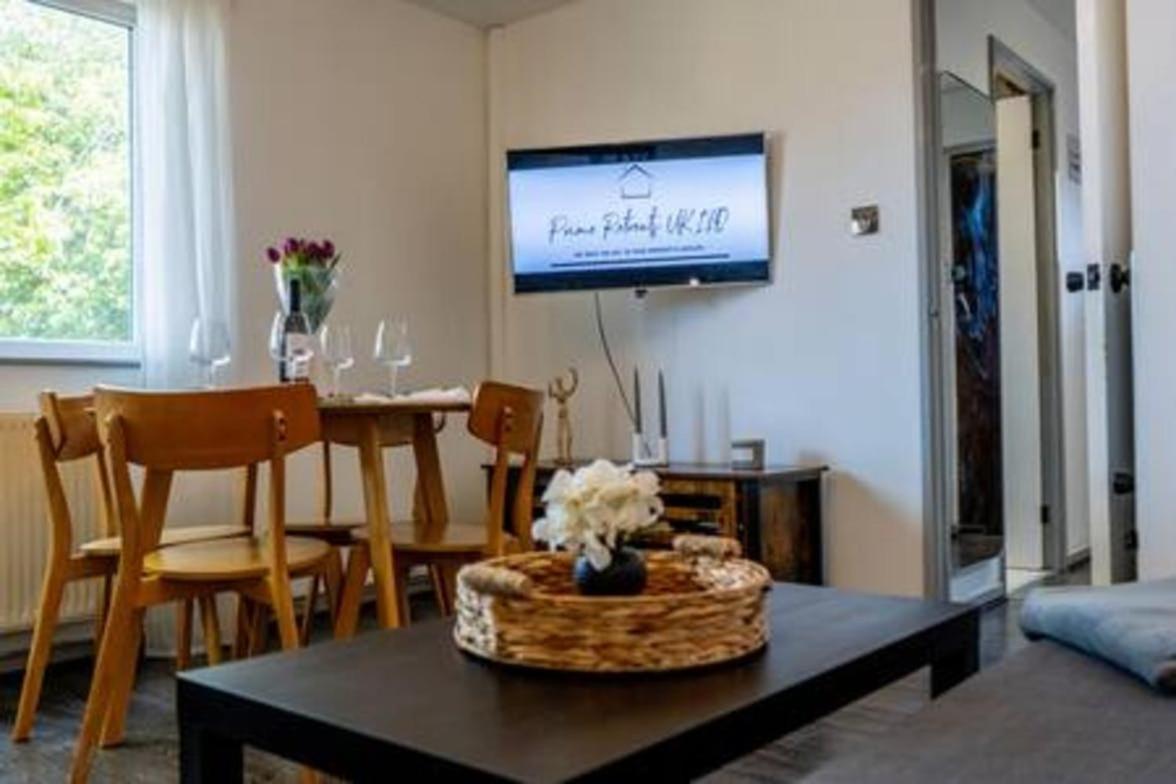 Modern Family Parking Private Garden Holiday home