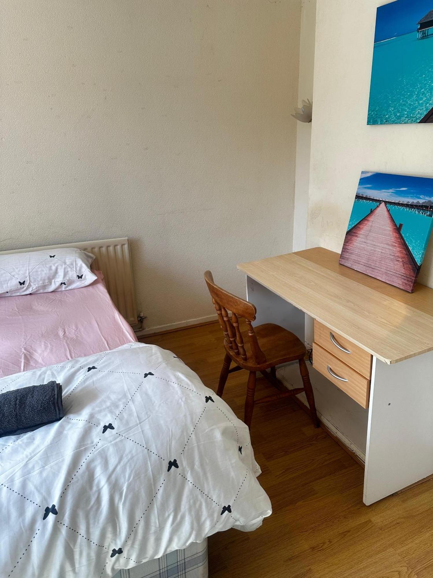 Homestay - Budget Staycation * Birmingham