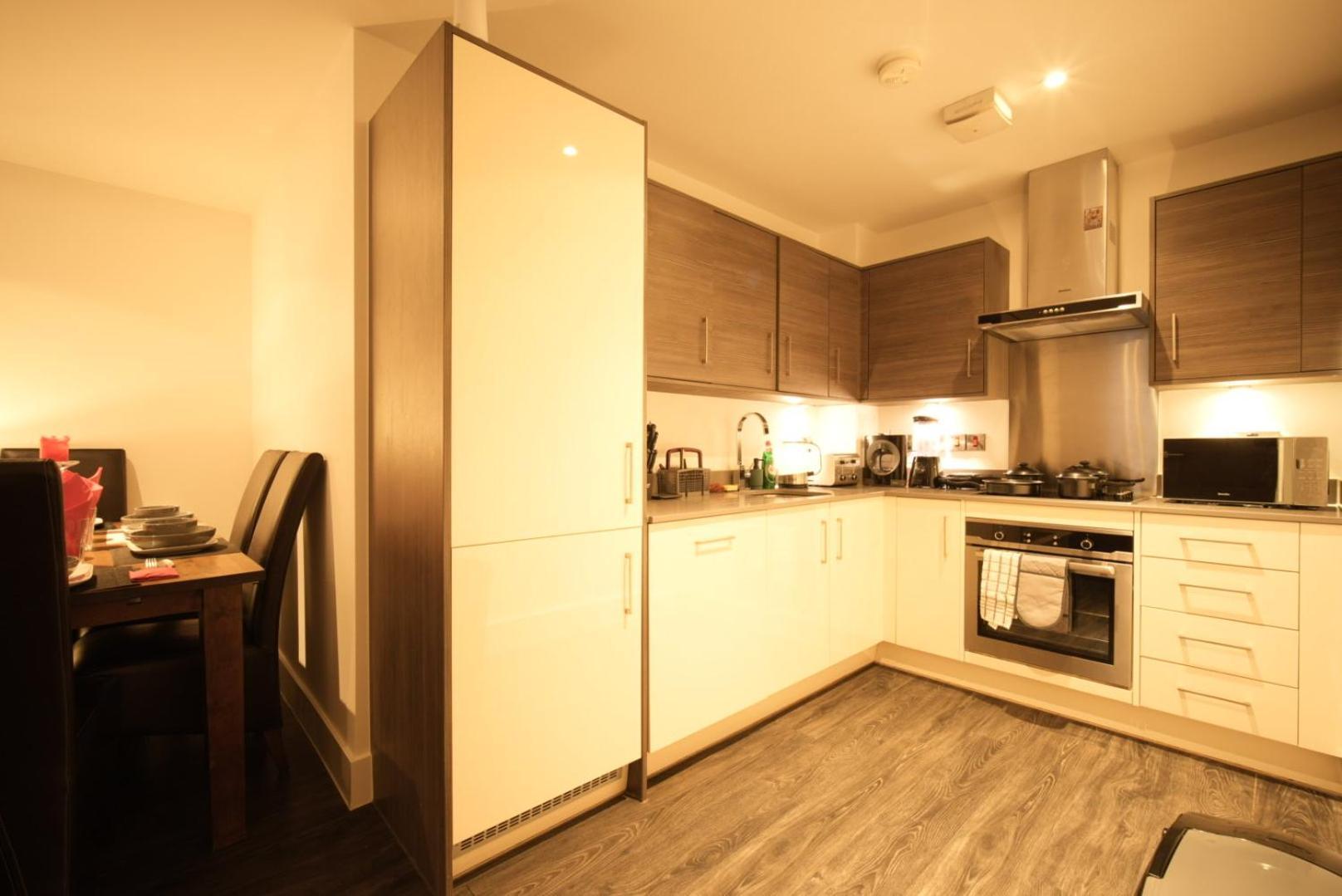 Luxury Centre 3bedroom 5beds With Allocated Parking * Birmingham