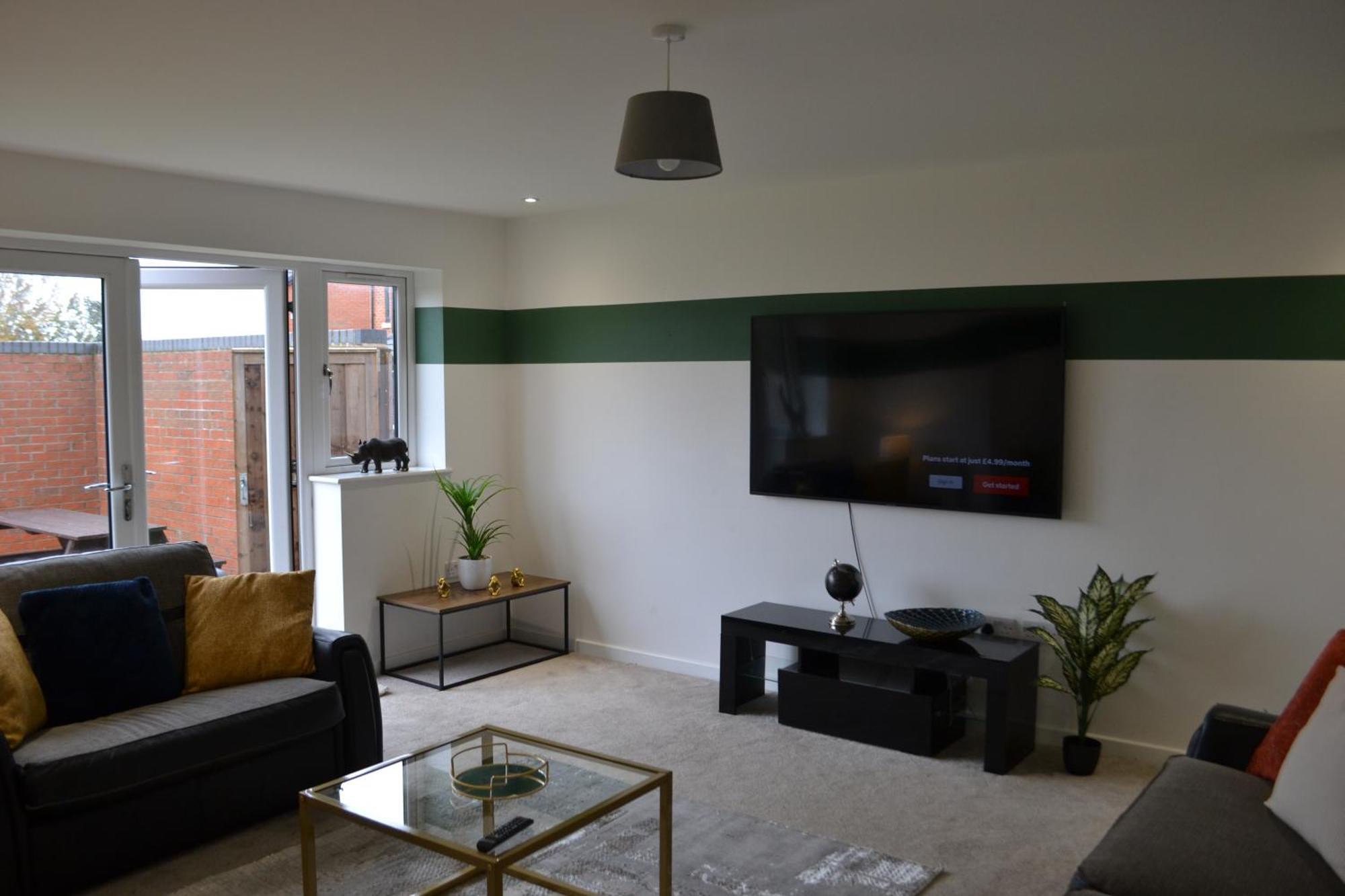 Holiday home House 6 Large Private Bedrooms With 7 Beds, Close To Nec, Jlr, Centre Birmingham