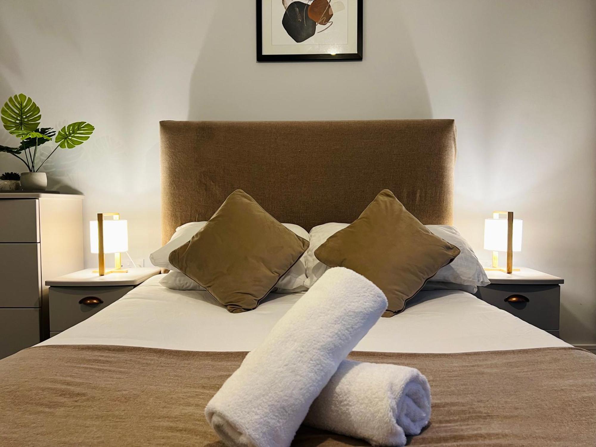 Exclusive Deals L Spacious 2bed 2bath - Free Parking & Netflix Jvt Short Lets Apartment