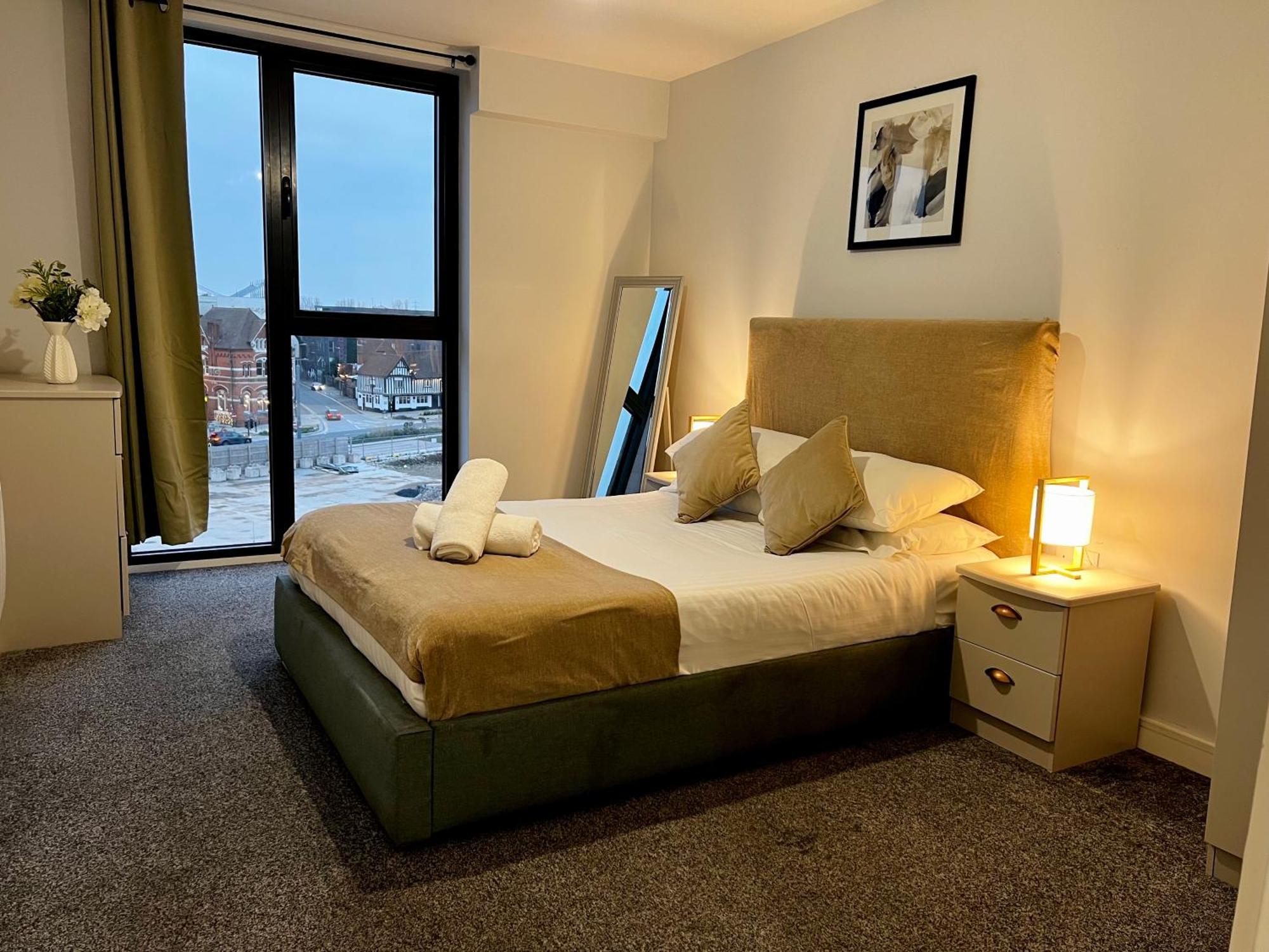 Exclusive Deals L Spacious 2bed 2bath - Free Parking & Netflix Jvt Short Lets