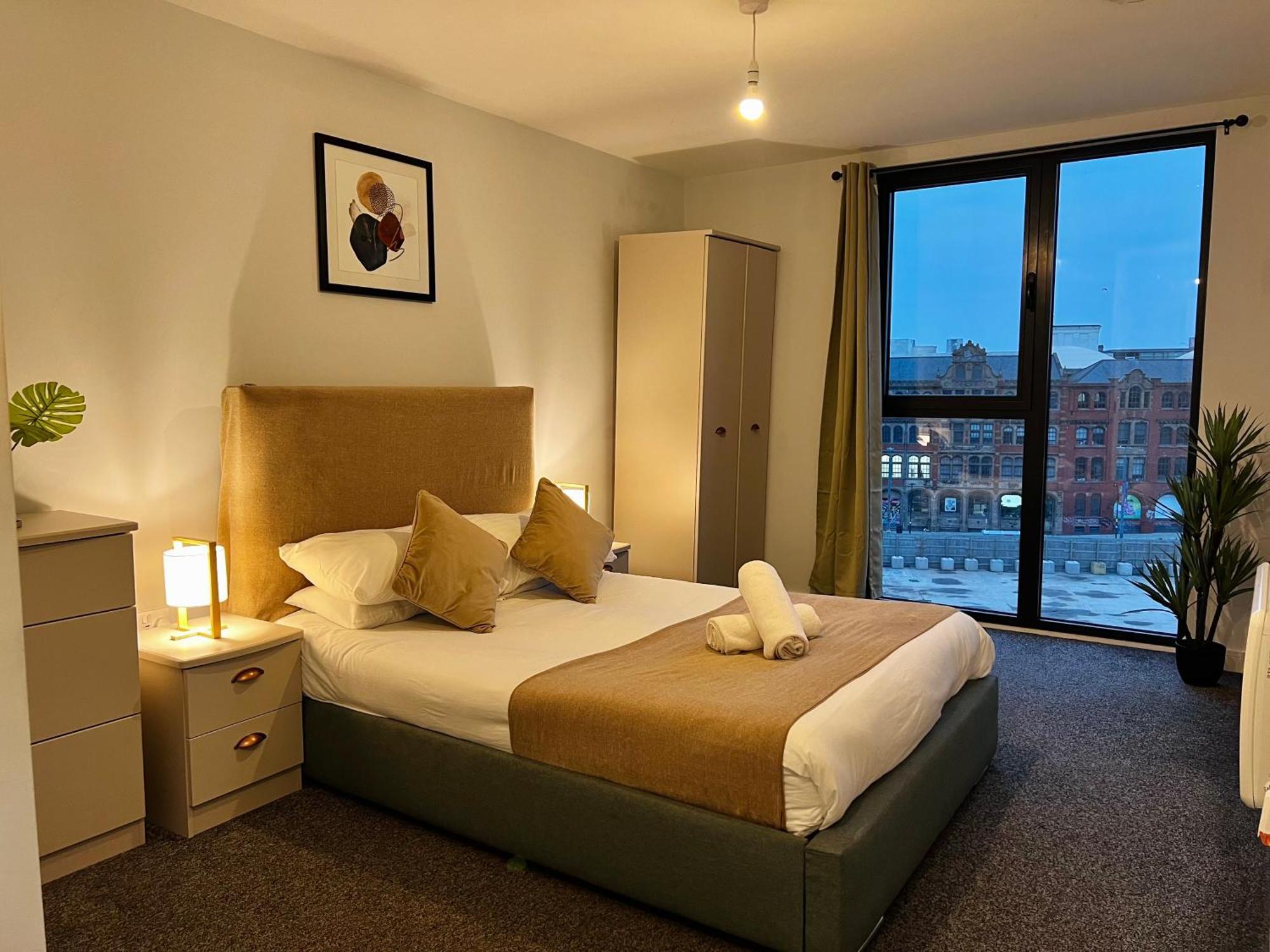 Exclusive Deals L Spacious 2bed 2bath - Free Parking & Netflix Jvt Short Lets *