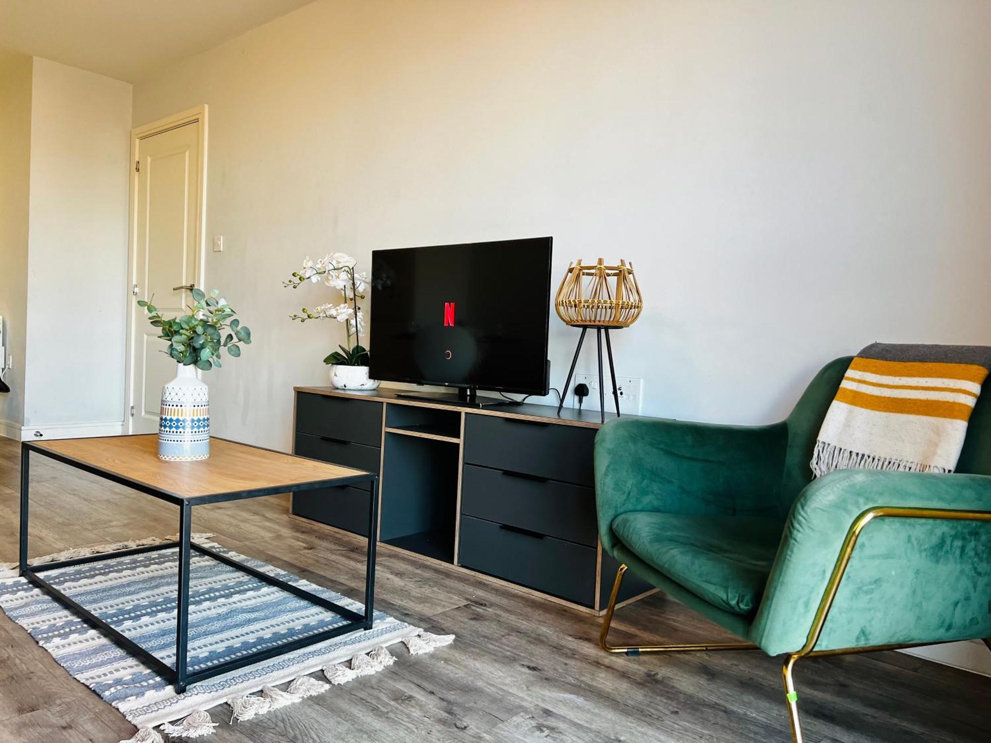 Apartment Exclusive Deals L Spacious 2bed 2bath - Free Parking & Netflix Jvt Short Lets