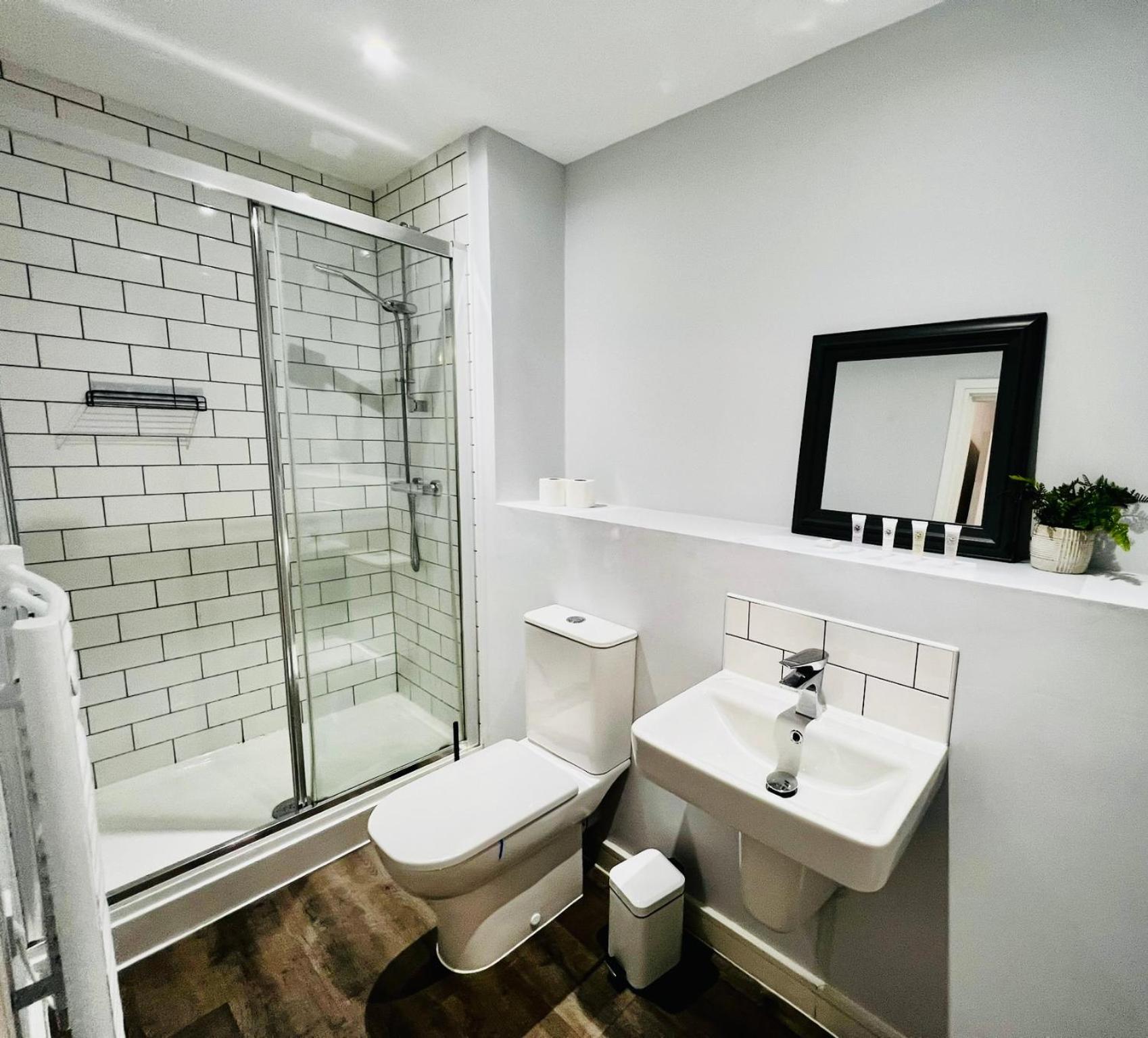 Apartment Exclusive Deals L Spacious 2bed 2bath - Free Parking & Netflix Jvt Short Lets Birmingham