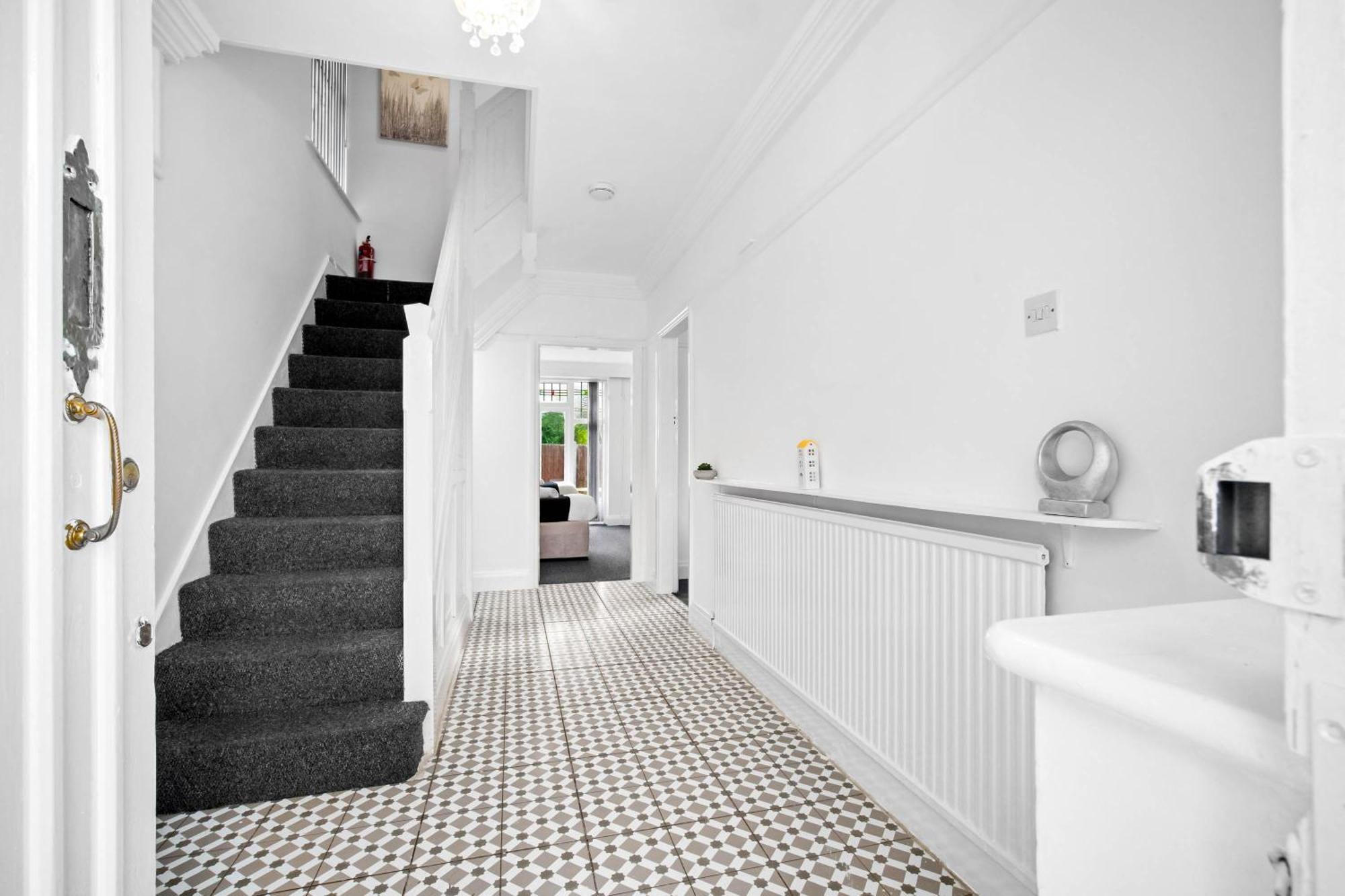Spacious Five Bedroom House - Accommodates 11 - Offstreet Parking - Top Rated - 316c * Birmingham