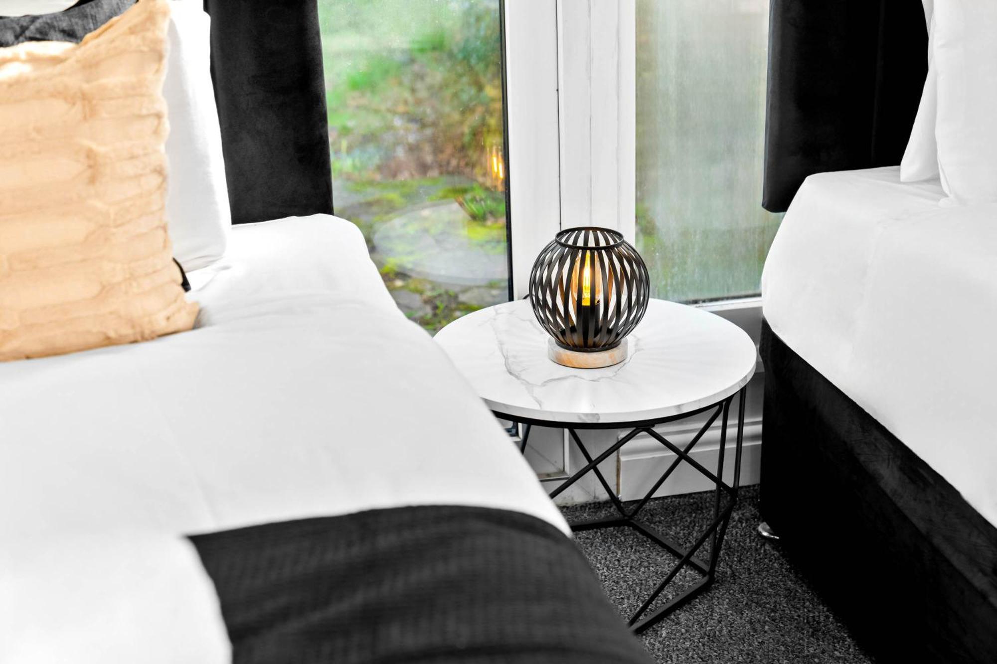 Holiday home Spacious Five Bedroom House - Accommodates 11 - Offstreet Parking - Top Rated - 316c