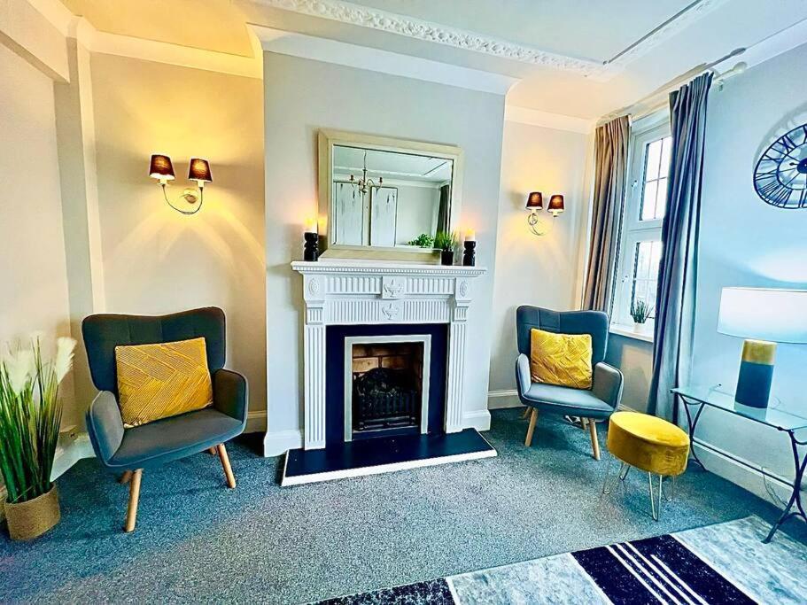 Meadows Court - Wyndale Living - Mansion Style Apartment