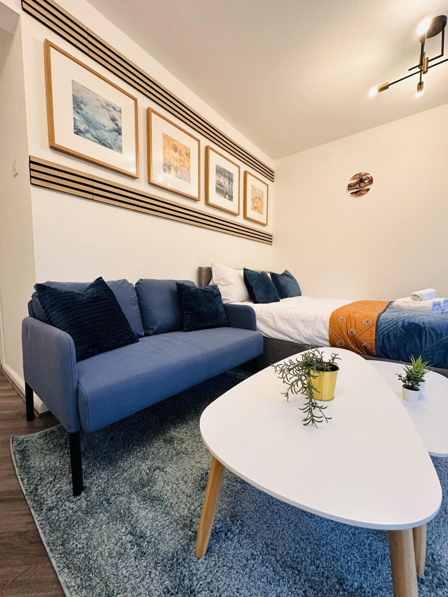 R1 - En-suite Private In House - Quinton *