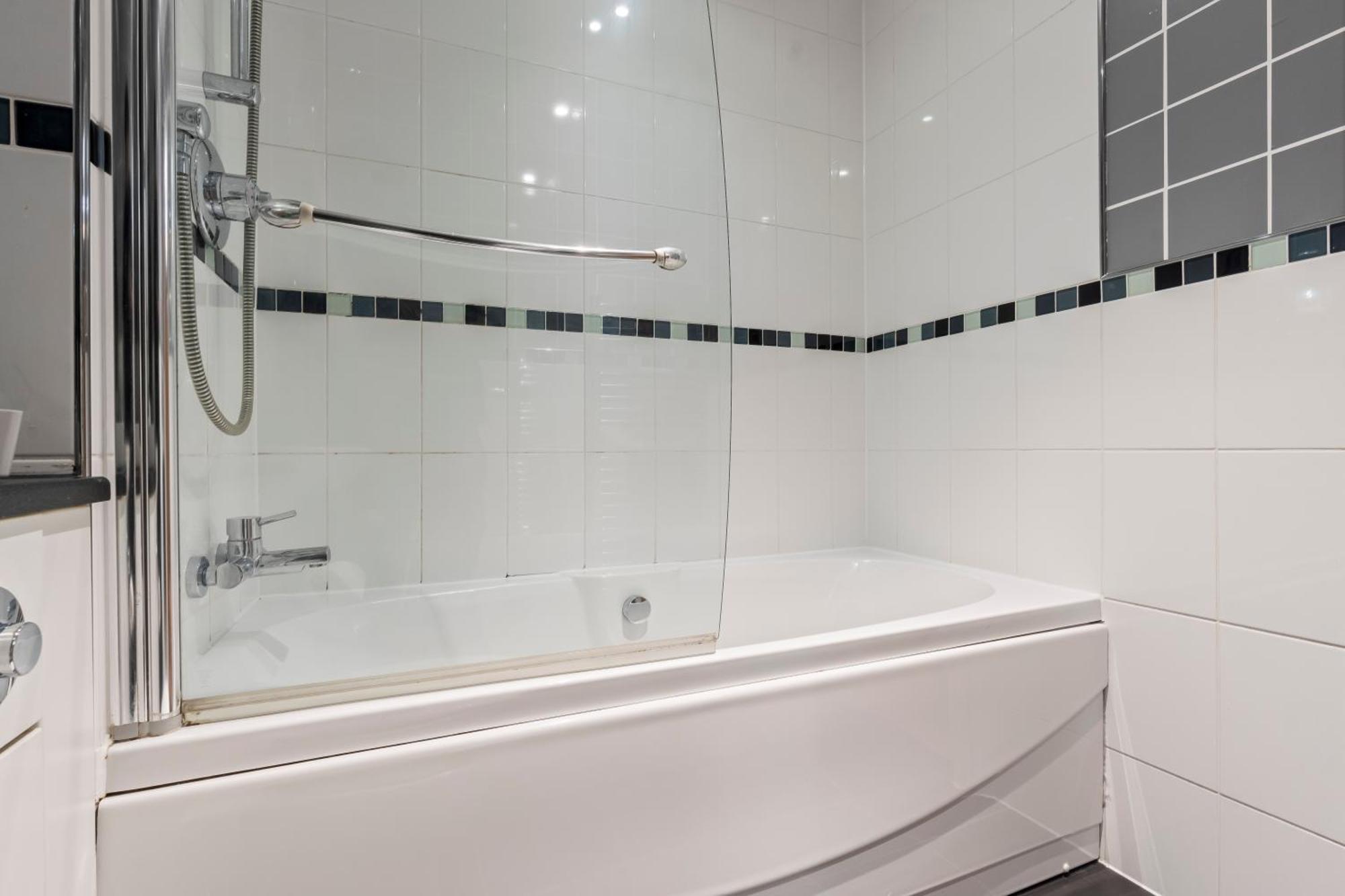 Cave Dunes 2 Bed 2 Bath Netflix & Freepark Apartment