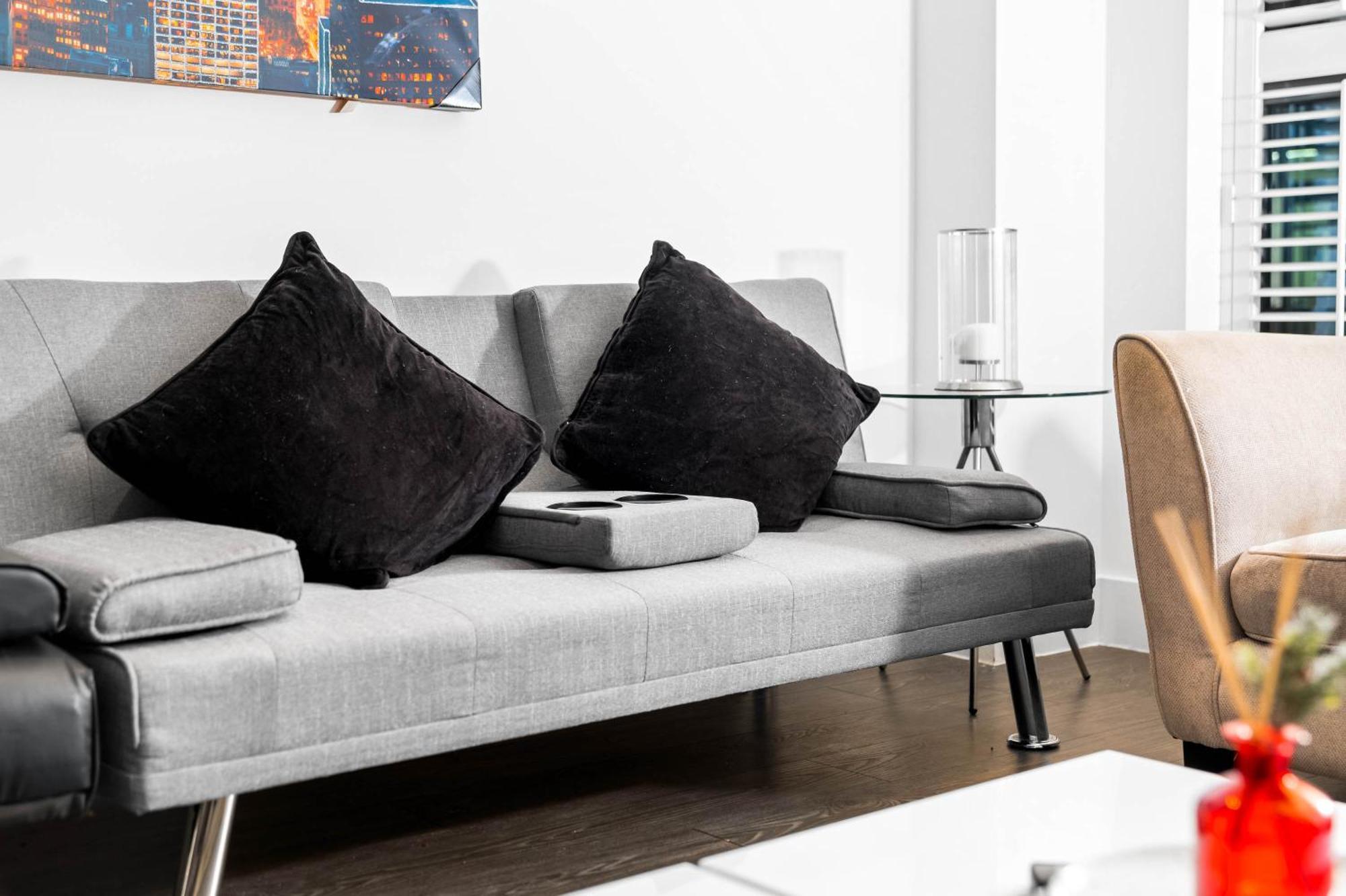 Luxury Centre 3bedroom 5beds With Allocated Parking Apartment Birmingham