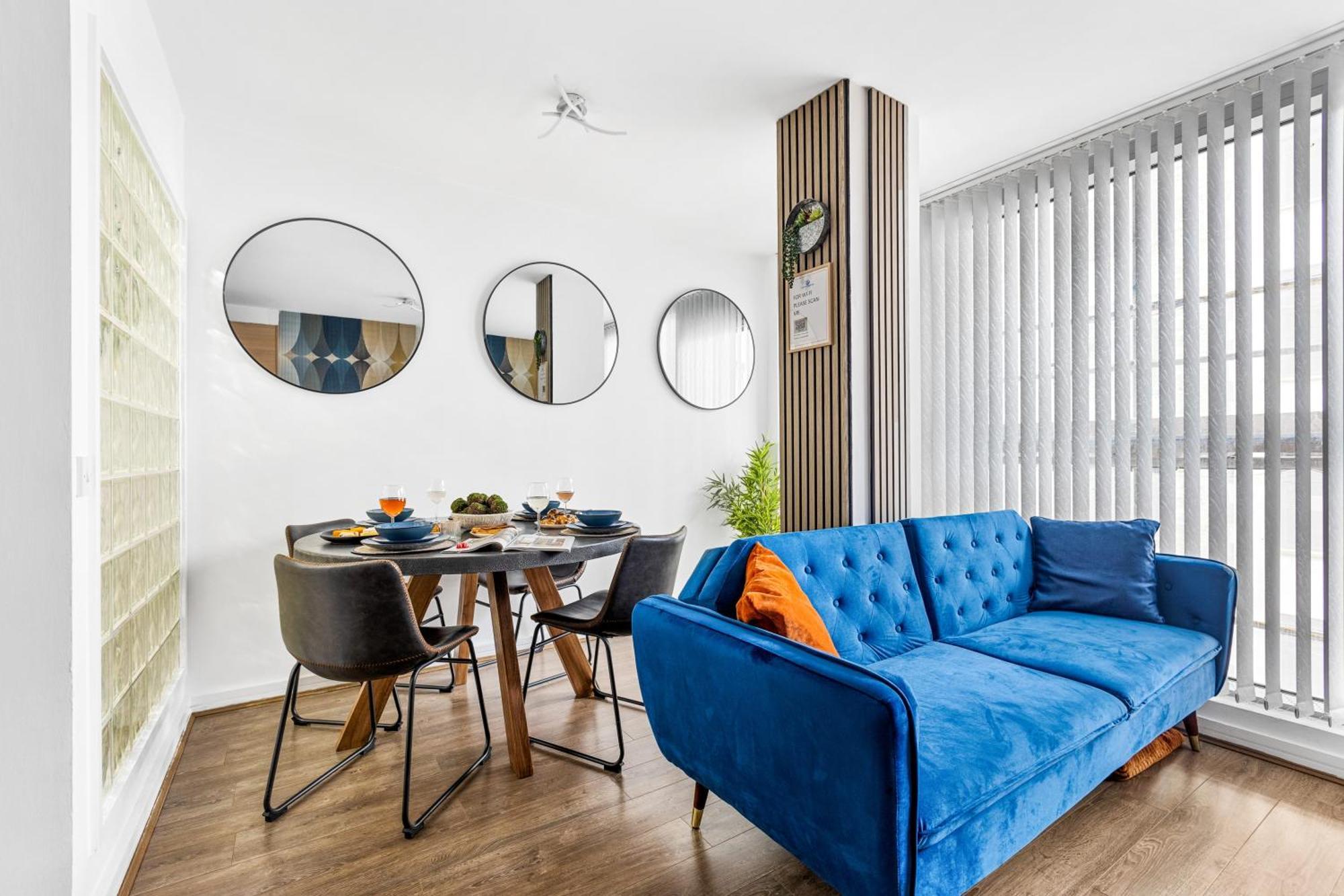 Apartment Bullring Lux Suite- Netflix-free Parking-sleeps 6