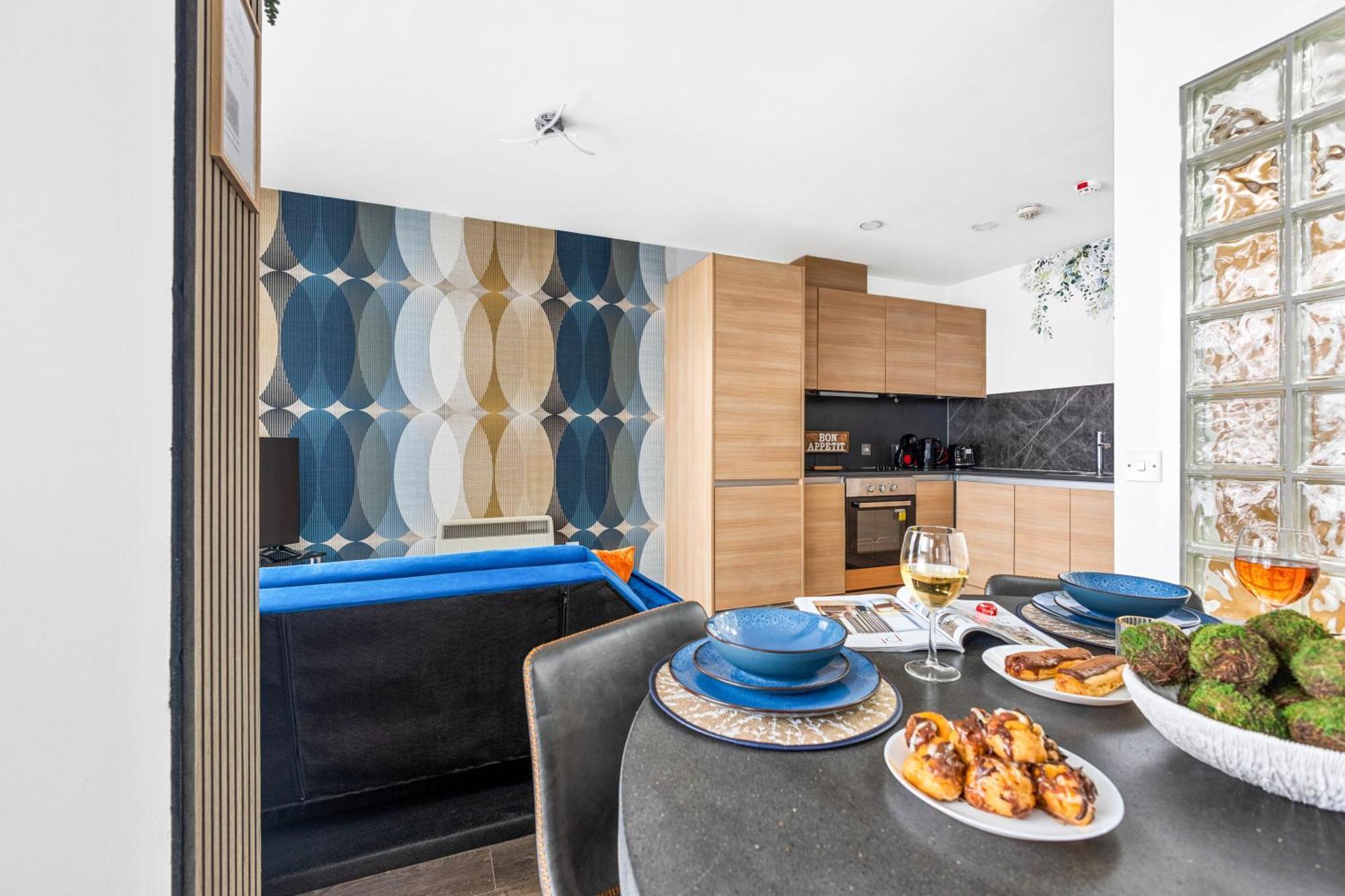 Bullring Lux Suite- Netflix-free Parking-sleeps 6 * Birmingham