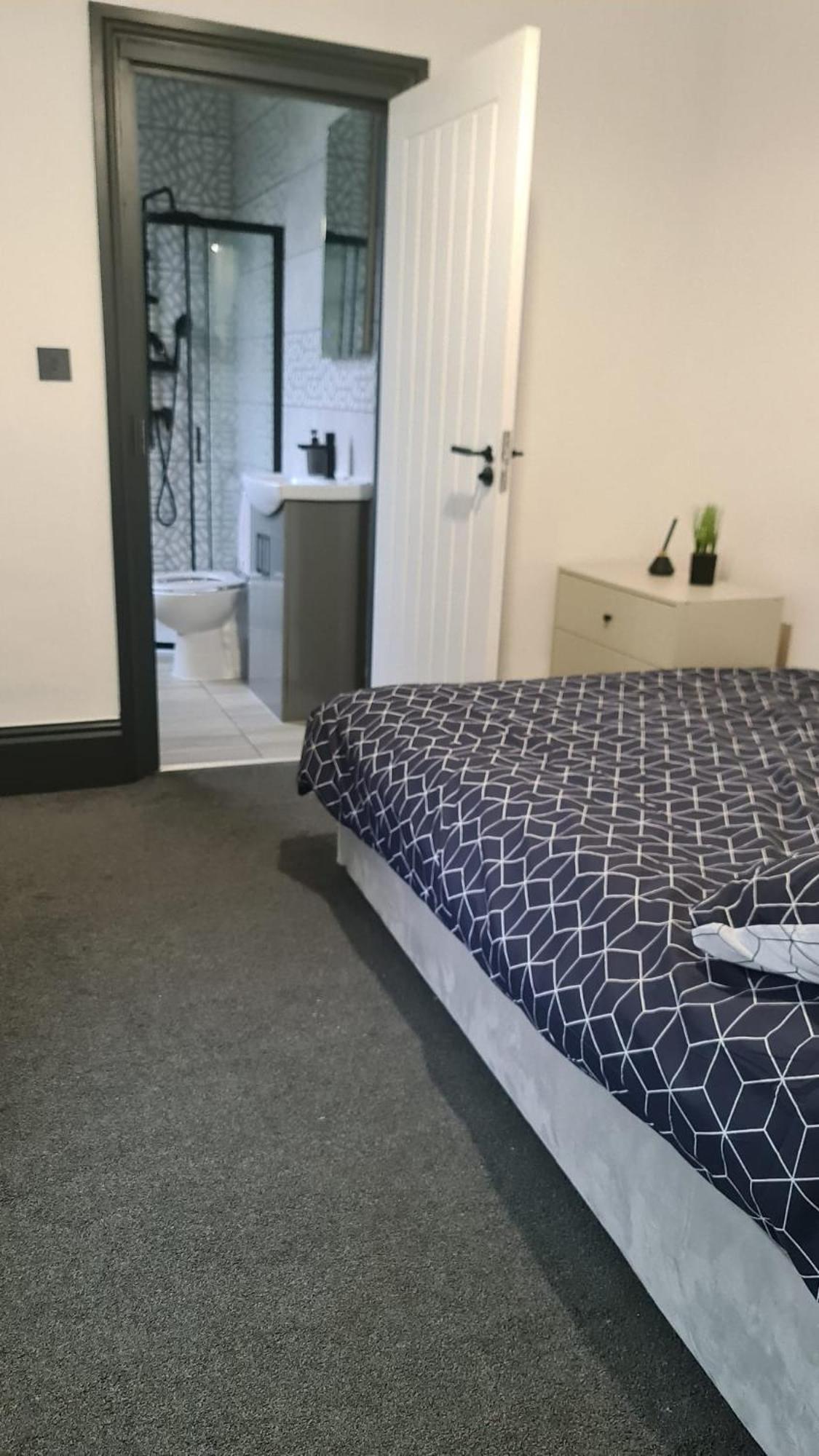 Apartment Deluxe 2-bed Apartment, Birmingham