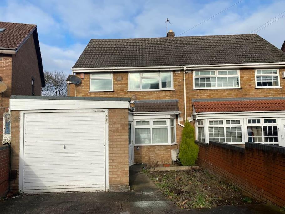 Holiday home Cozy 4 Bedroom House In Smethwick With 4 Bathrooms Perfect For Contractors And Families Birmingham