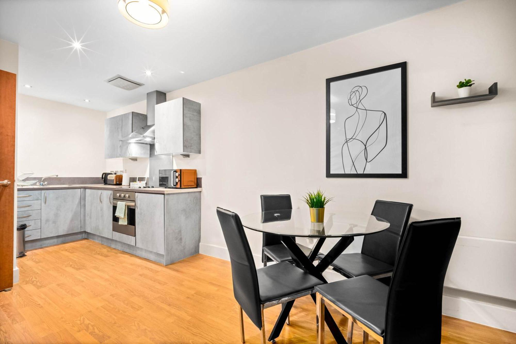 Centre - Balcony - Secure Parking - China Town - Arcadian - 29arc Apartment *