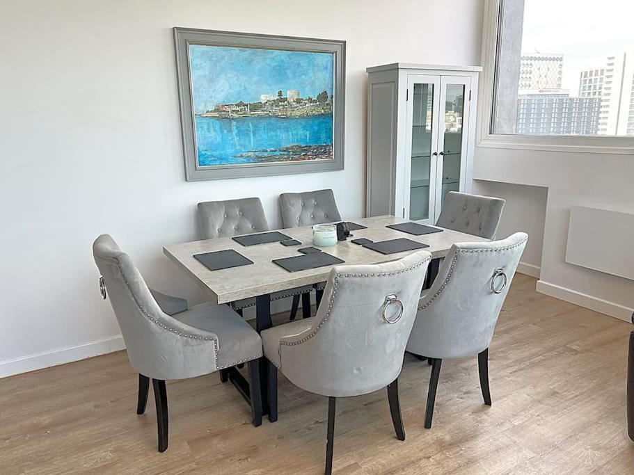 The Penthouse Of Opulence Apartment