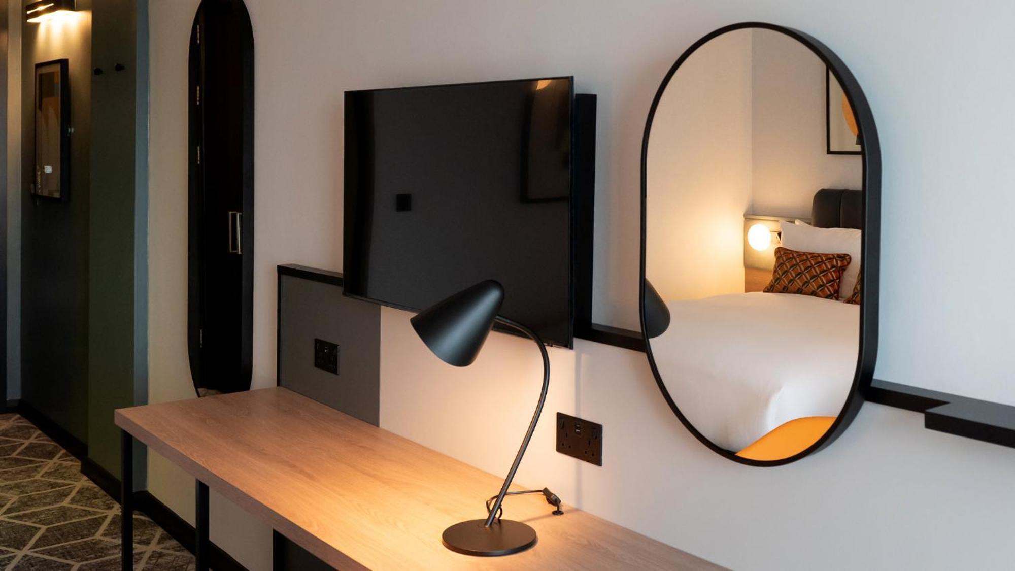 Crowne Plaza By Ihg Hotel 4*