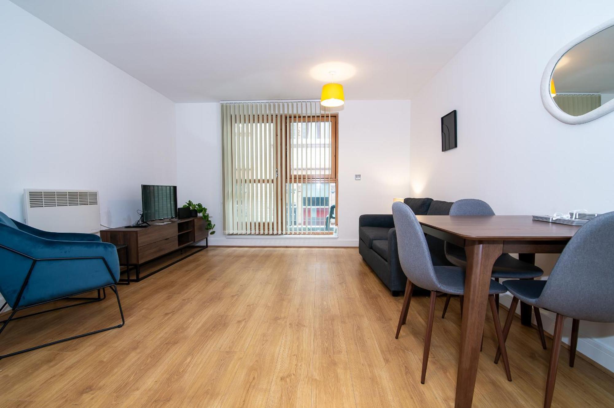 Apartment Lovely 1bed With Balcony In *
