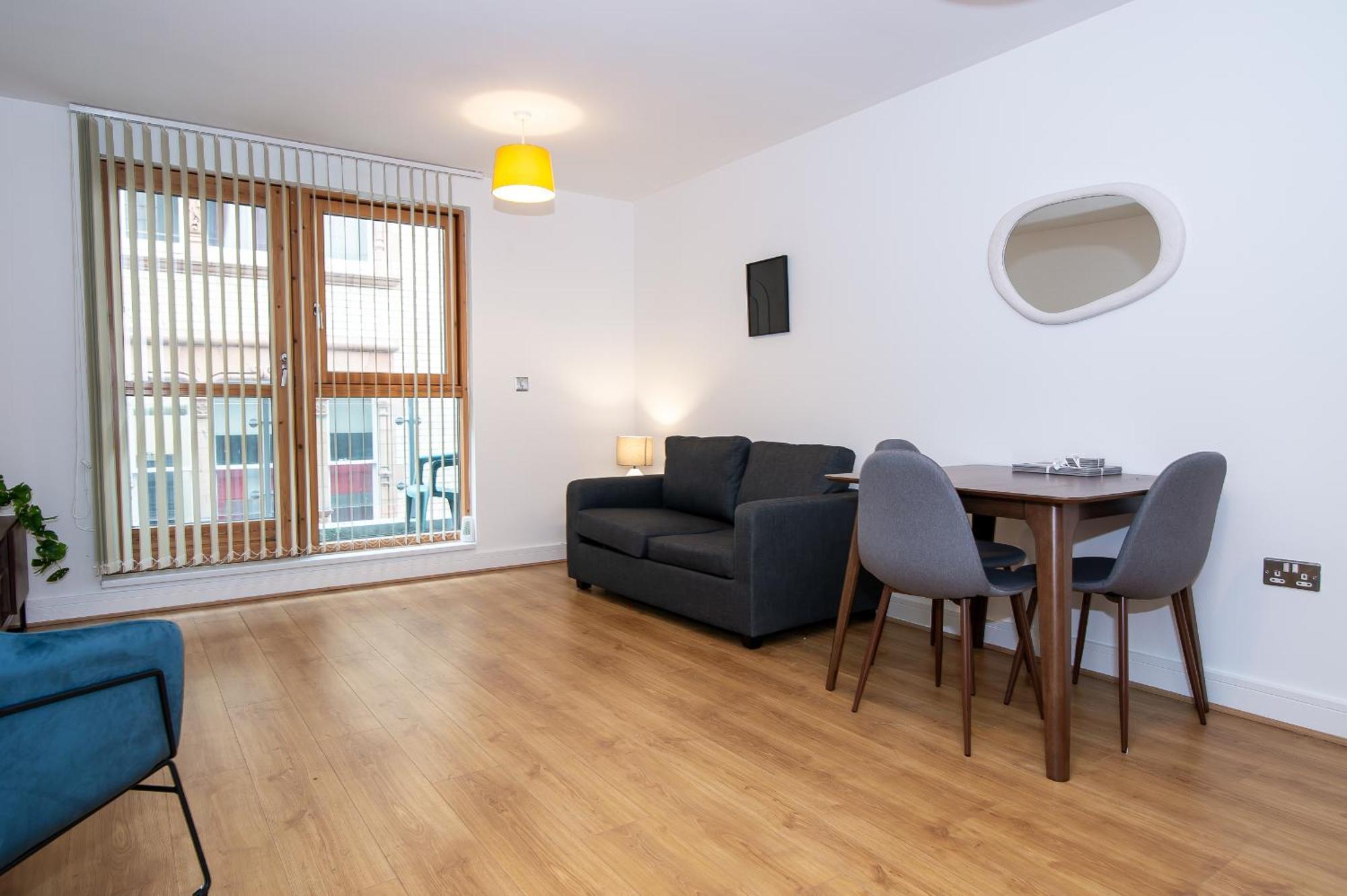 Lovely 1bed With Balcony In Apartment