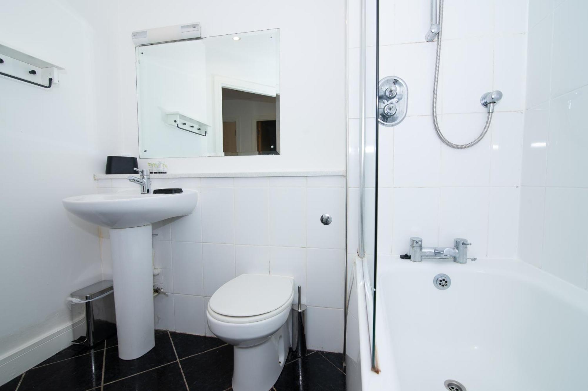 Lovely 1bed With Balcony In Birmingham