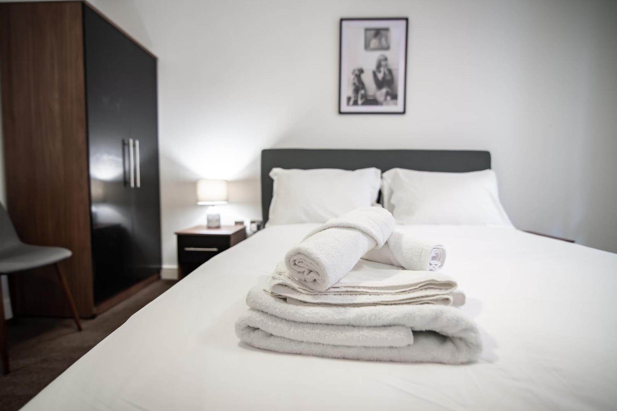 Lovely 1bed With Balcony In Apartment