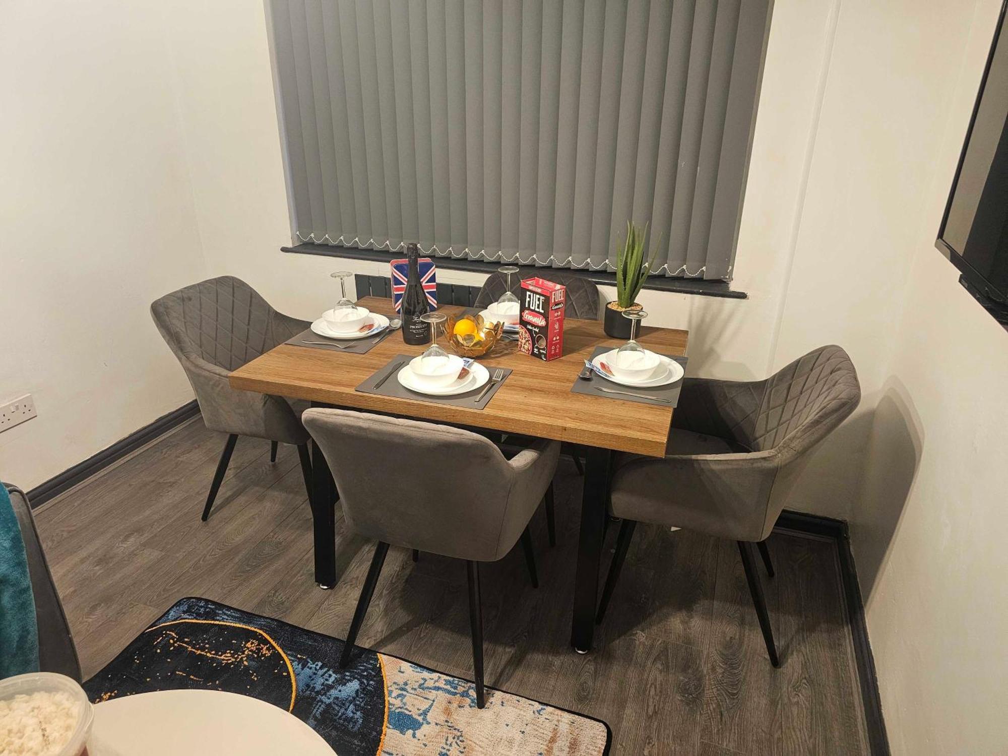 Apartment Tudors Esuites Two Bedroom