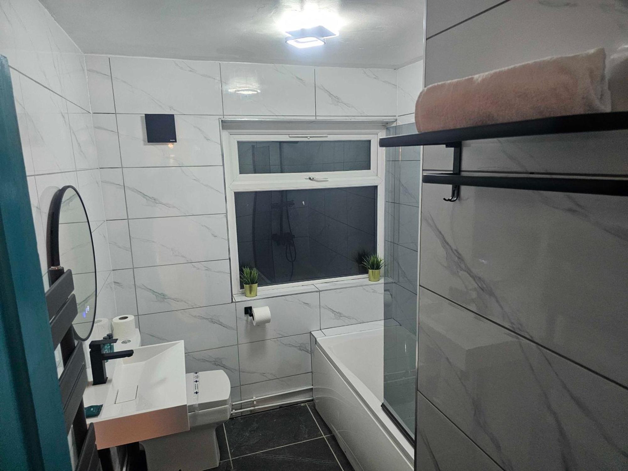 Apartment Tudors Esuites Two Bedroom *