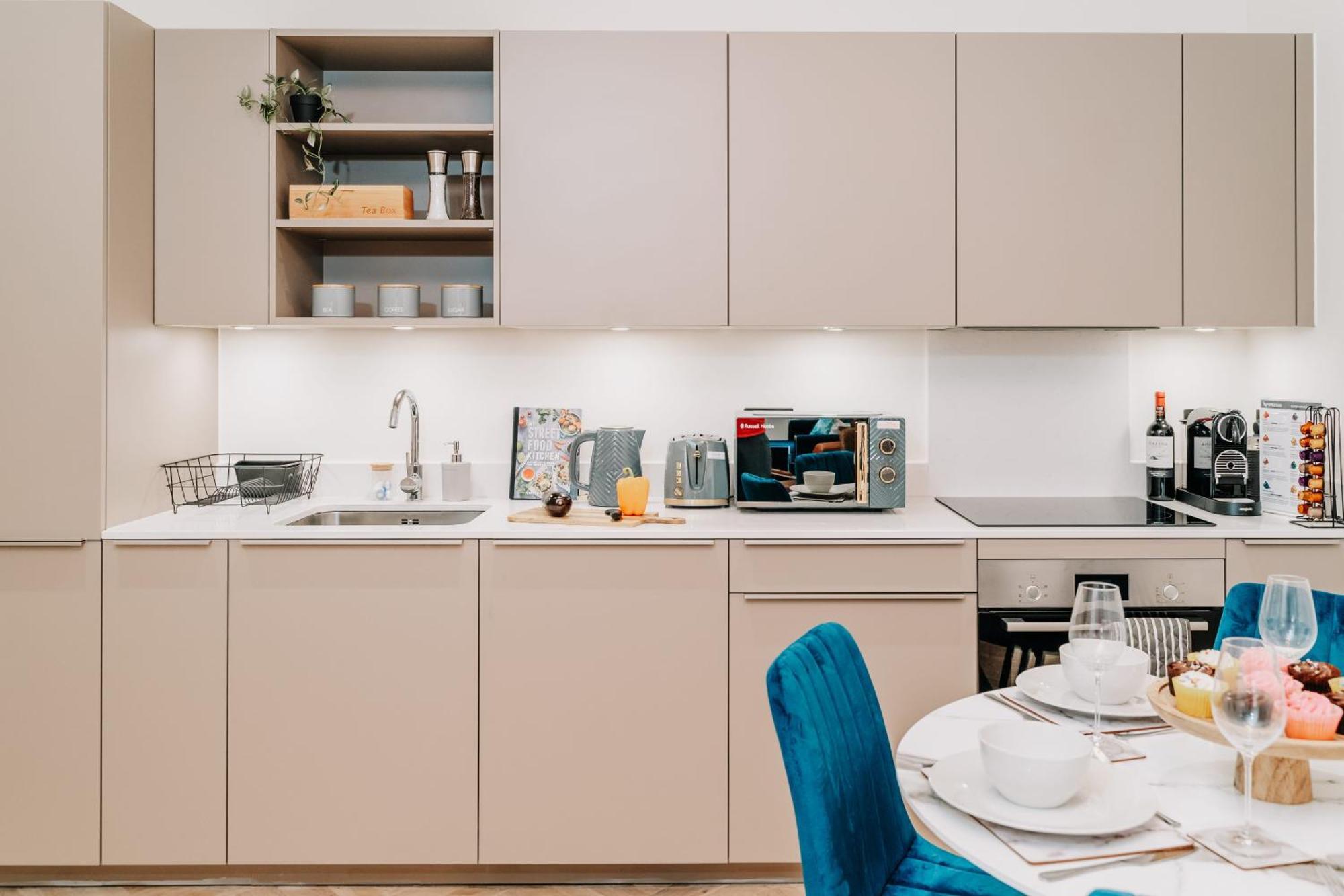 Apartment Stylish Historic Pad, Families Contractors, Wifi *