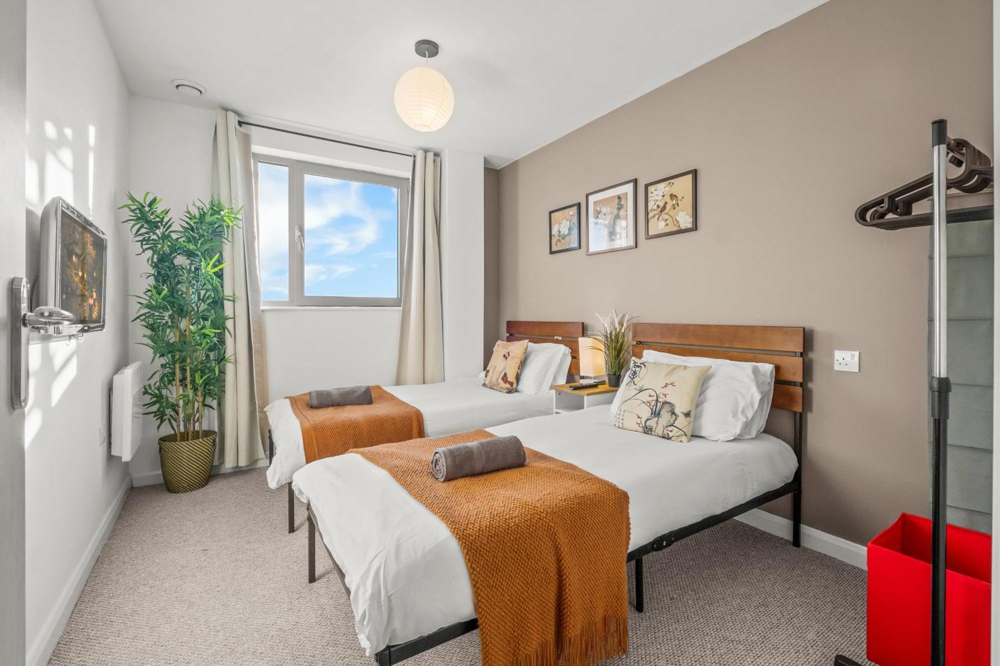 Apartment Pan Asian Haven With Balcony With Cityview And Free Parking *