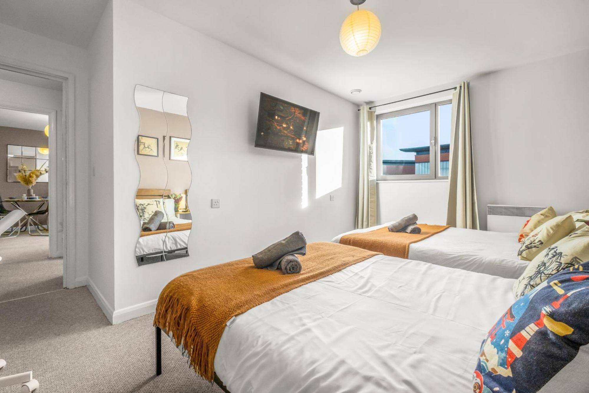 Apartment Pan Asian Haven With Balcony With Cityview And Free Parking