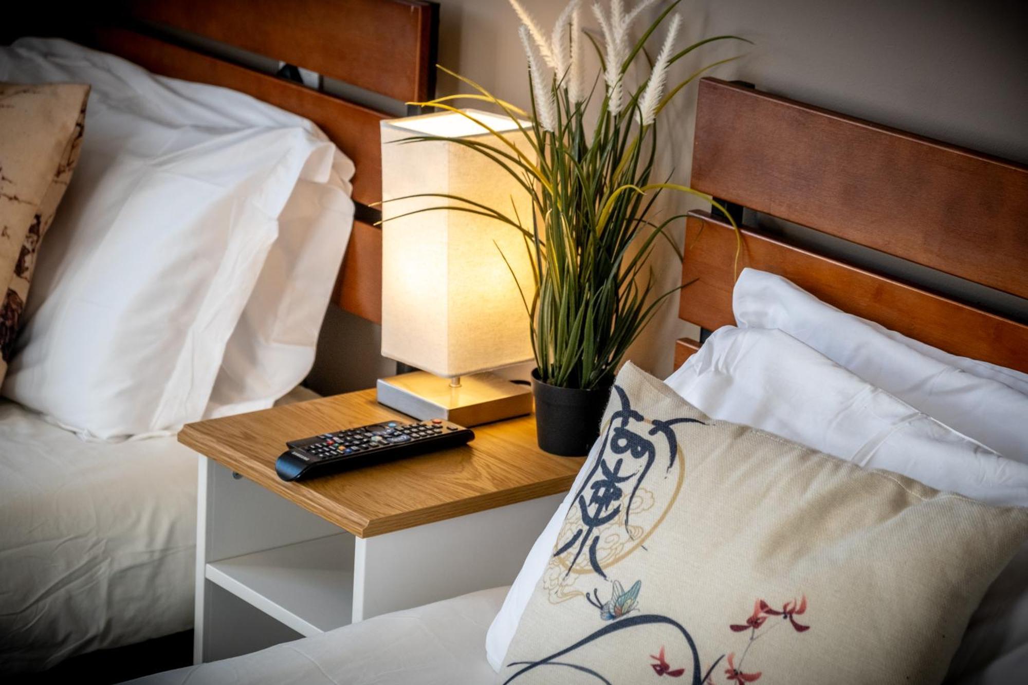 Pan Asian Haven With Balcony With Cityview And Free Parking Apartment Birmingham