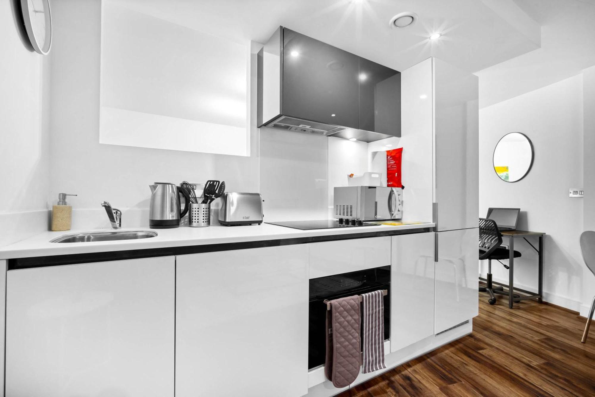 Apartment New Styled Short One Bed Sleeps 4 People Birmingham
