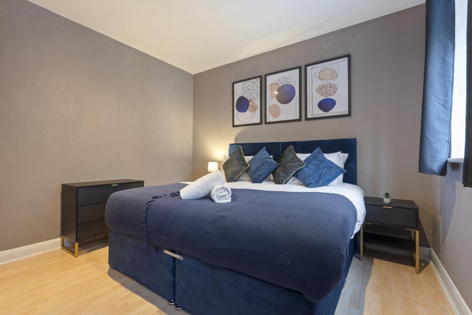 Bright 1-bed In Apartment *