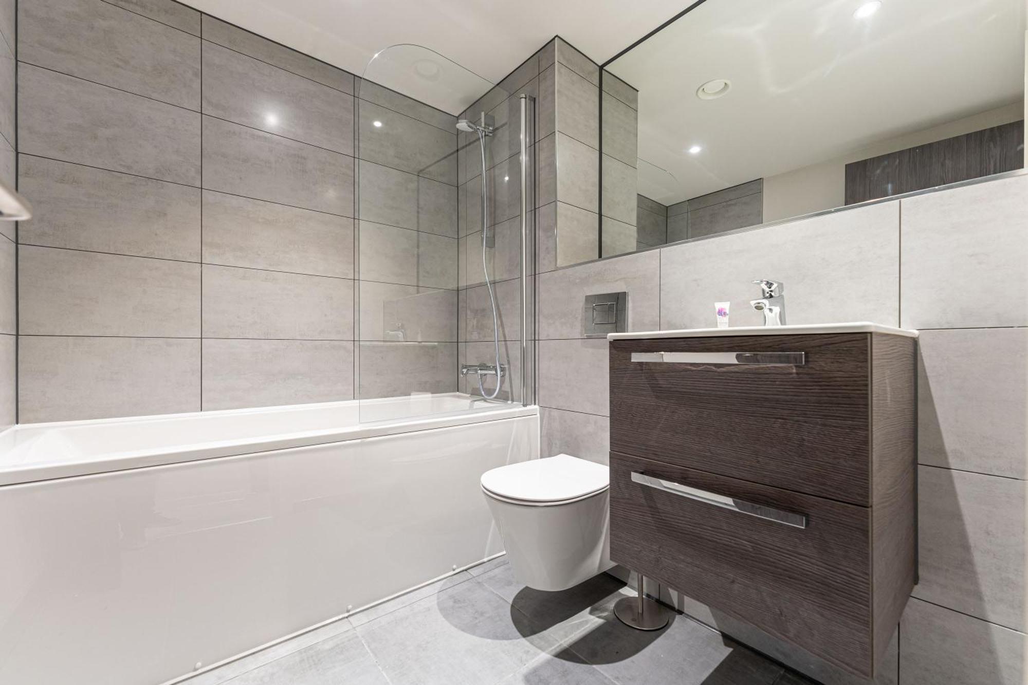 St Martin's Place - Centre Apartment *