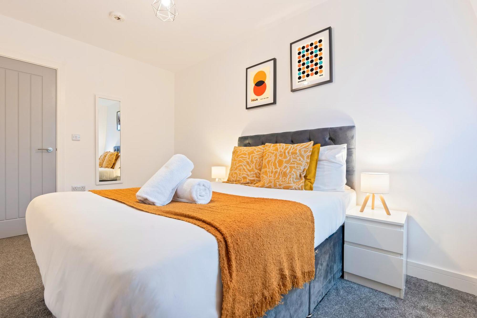 Smethwick Deluxe 2 Bedroom Aparetment - Secure Parking - Balcony - Rated Exceptional - 9mc Apartment *