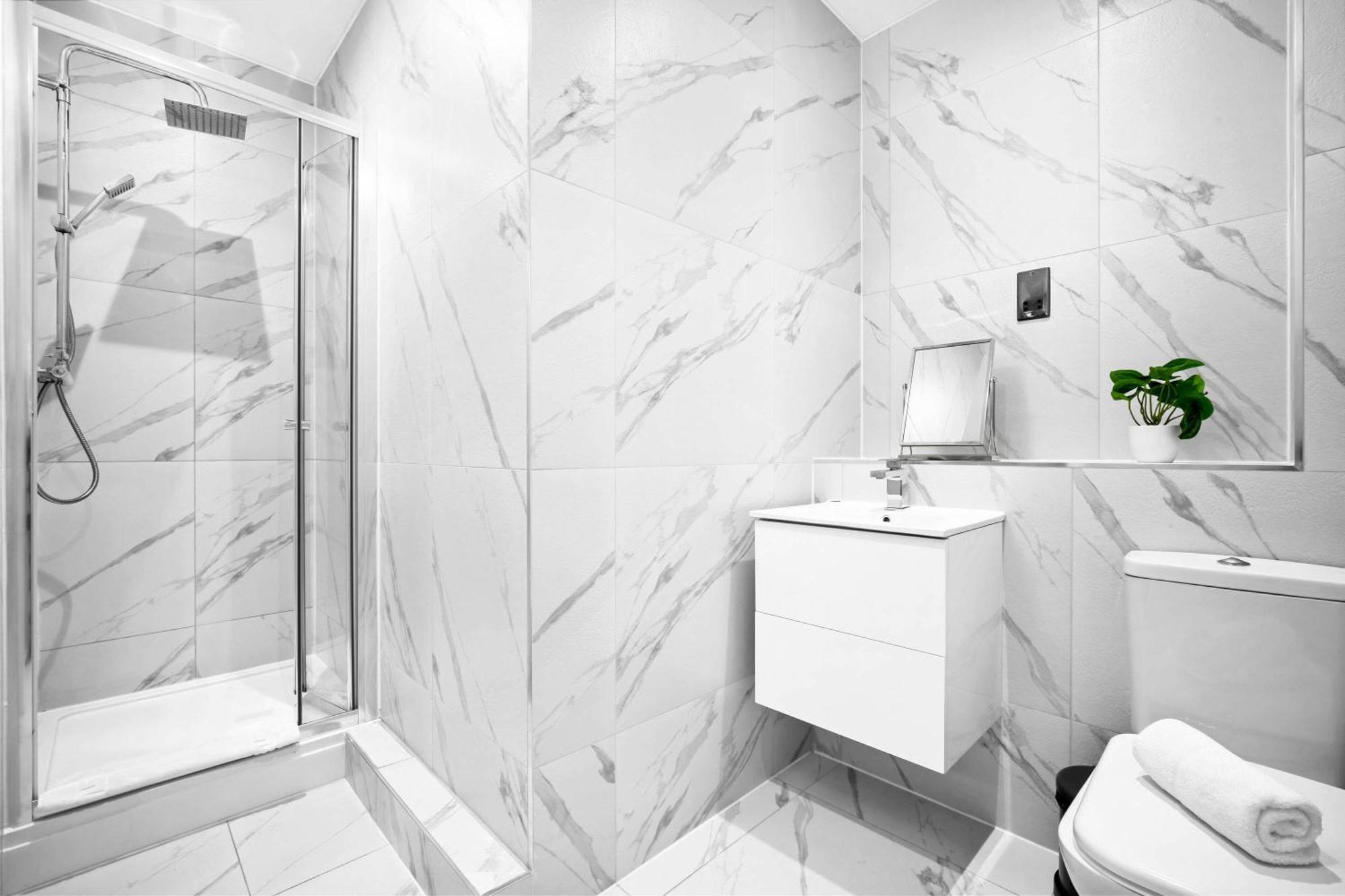 Apartment New Luxury - 2 Bedroom - Centre - Smart Tv - Jq - Rated - 2ah *