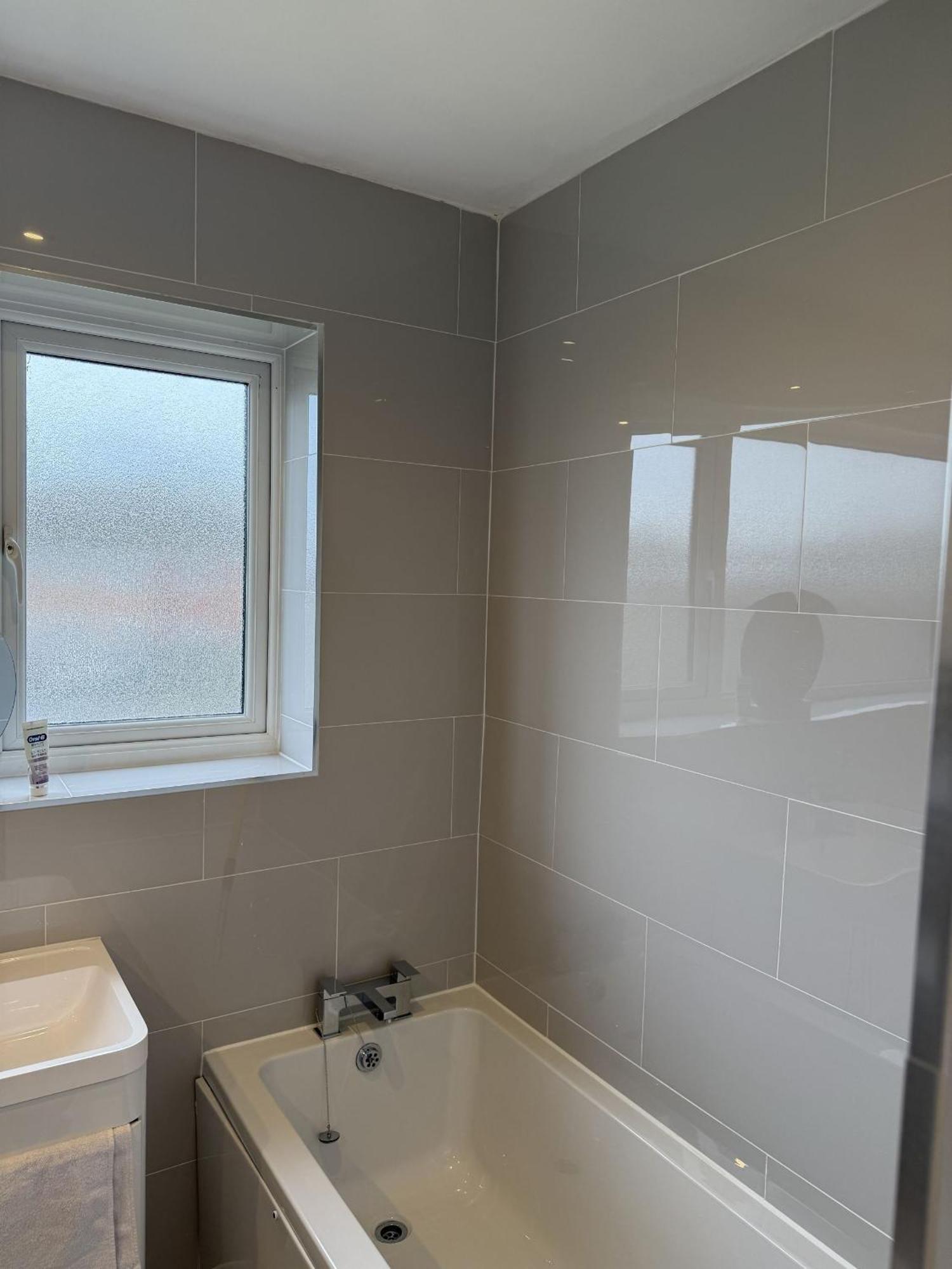 Cosy Away From Midlands - Great Access To Qe Hospital And Of And Newman Uni Holiday home Birmingham