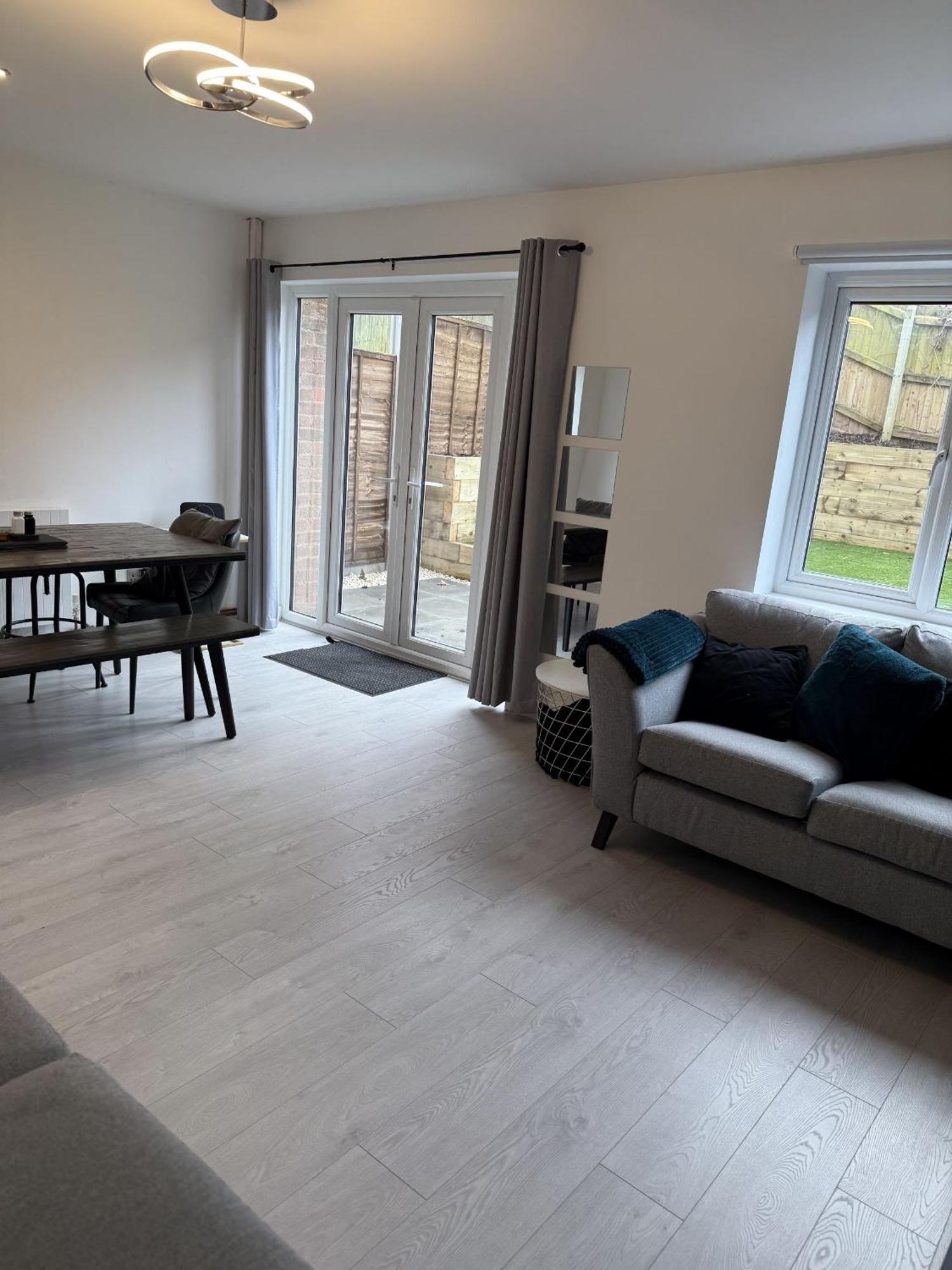 Cosy Away From Midlands - Great Access To Qe Hospital And Of And Newman Uni