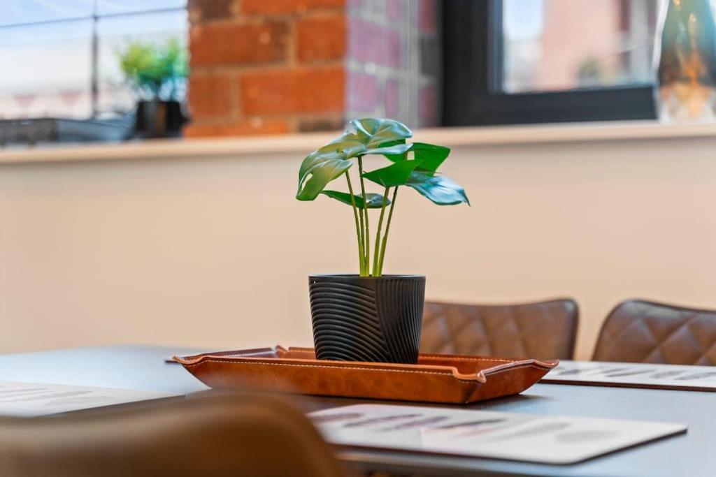 Apartment Centre - Sleeps Upto 6 Guests, On Street Car Parking *