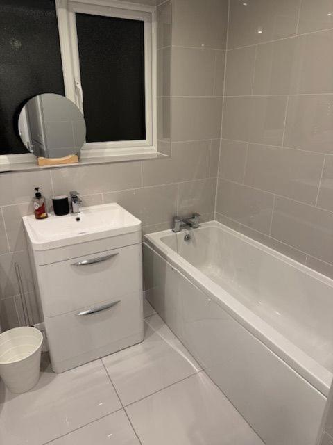 Cosy Away From Midlands - Great Access To Qe Hospital And Of And Newman Uni *