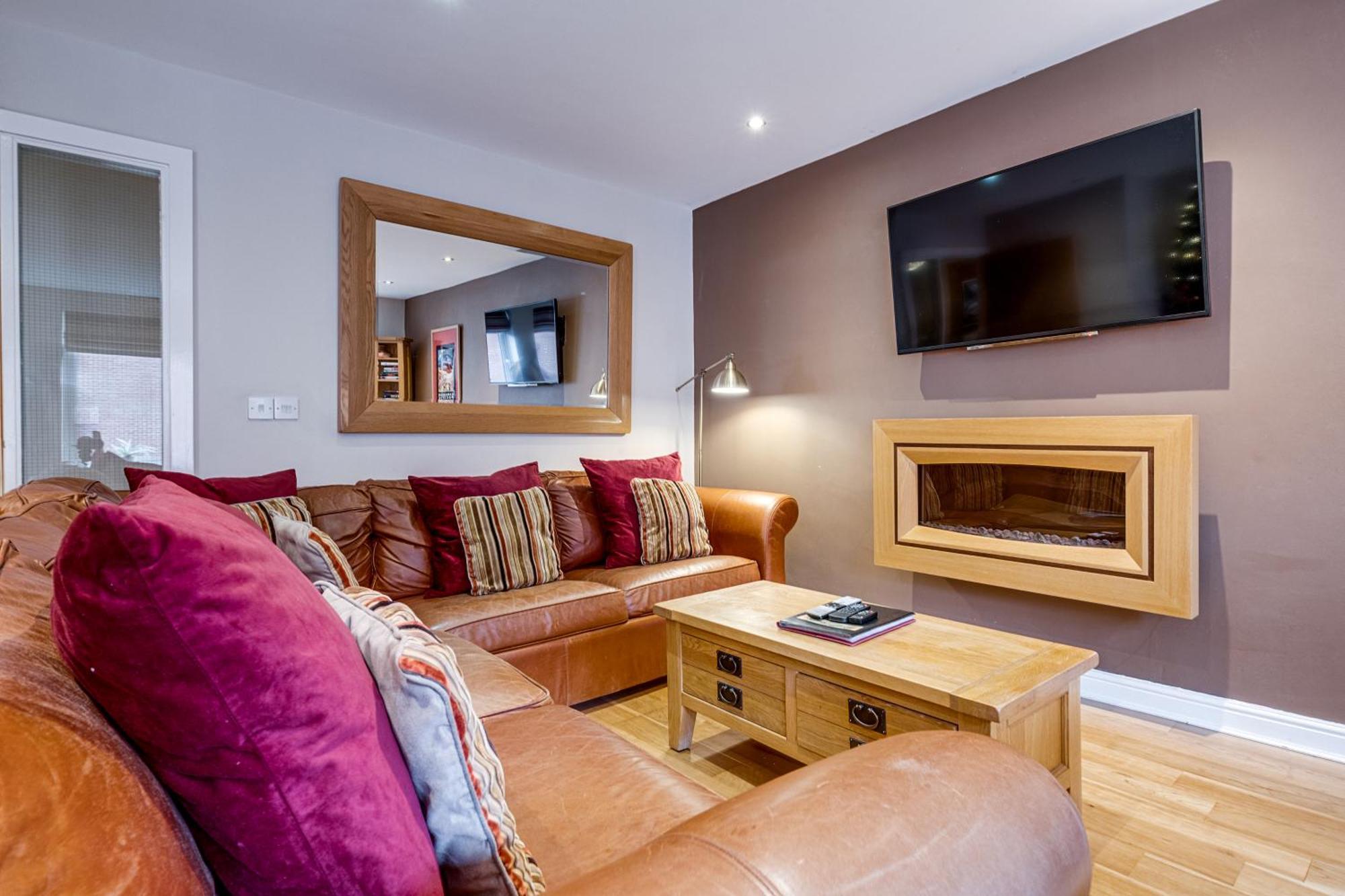 The Jewellery Apartment *