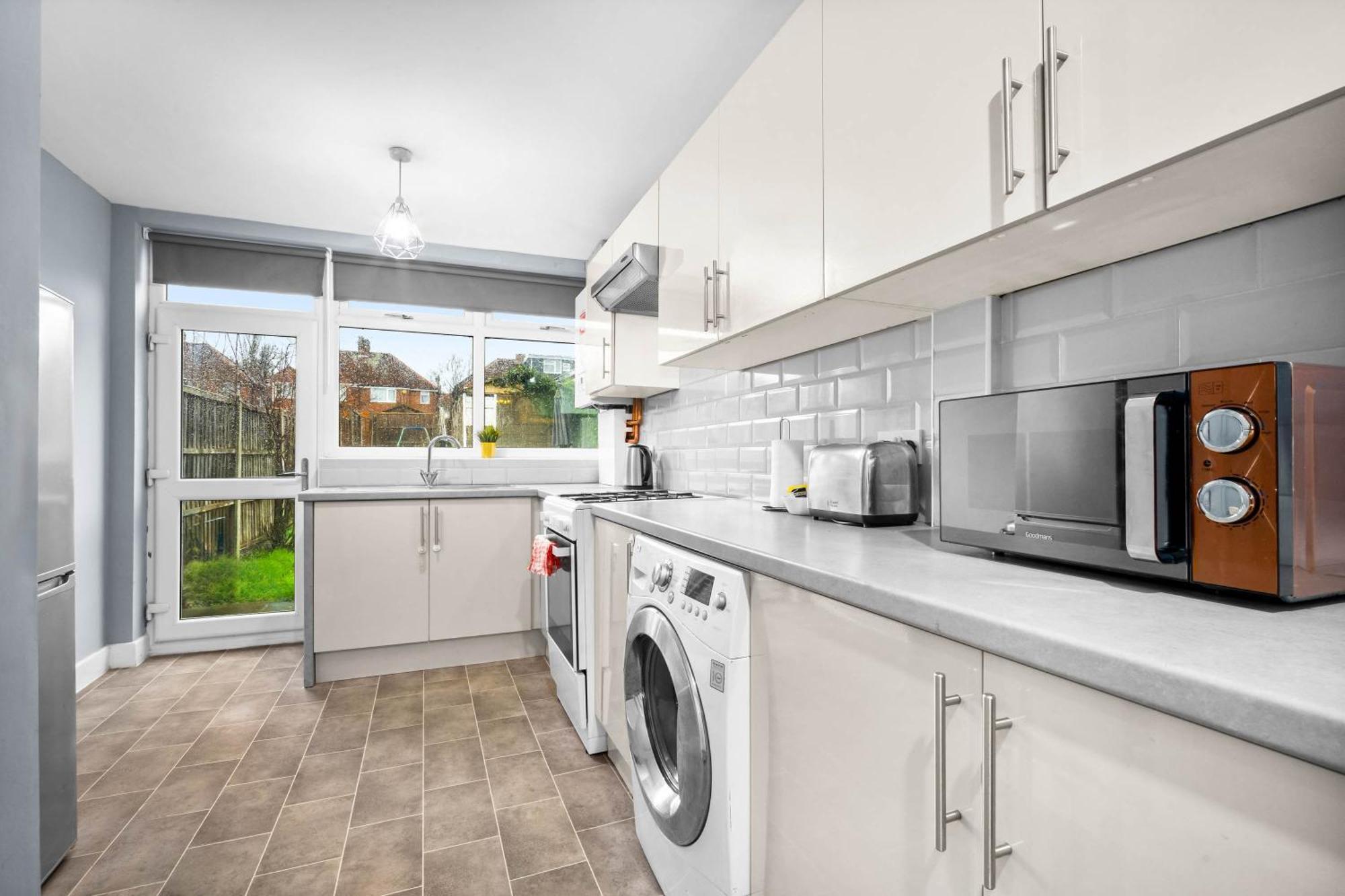 Stylish 3 Bedroom House - Parking - Garden - Great Barr - Netflix - Rated -121j * Birmingham