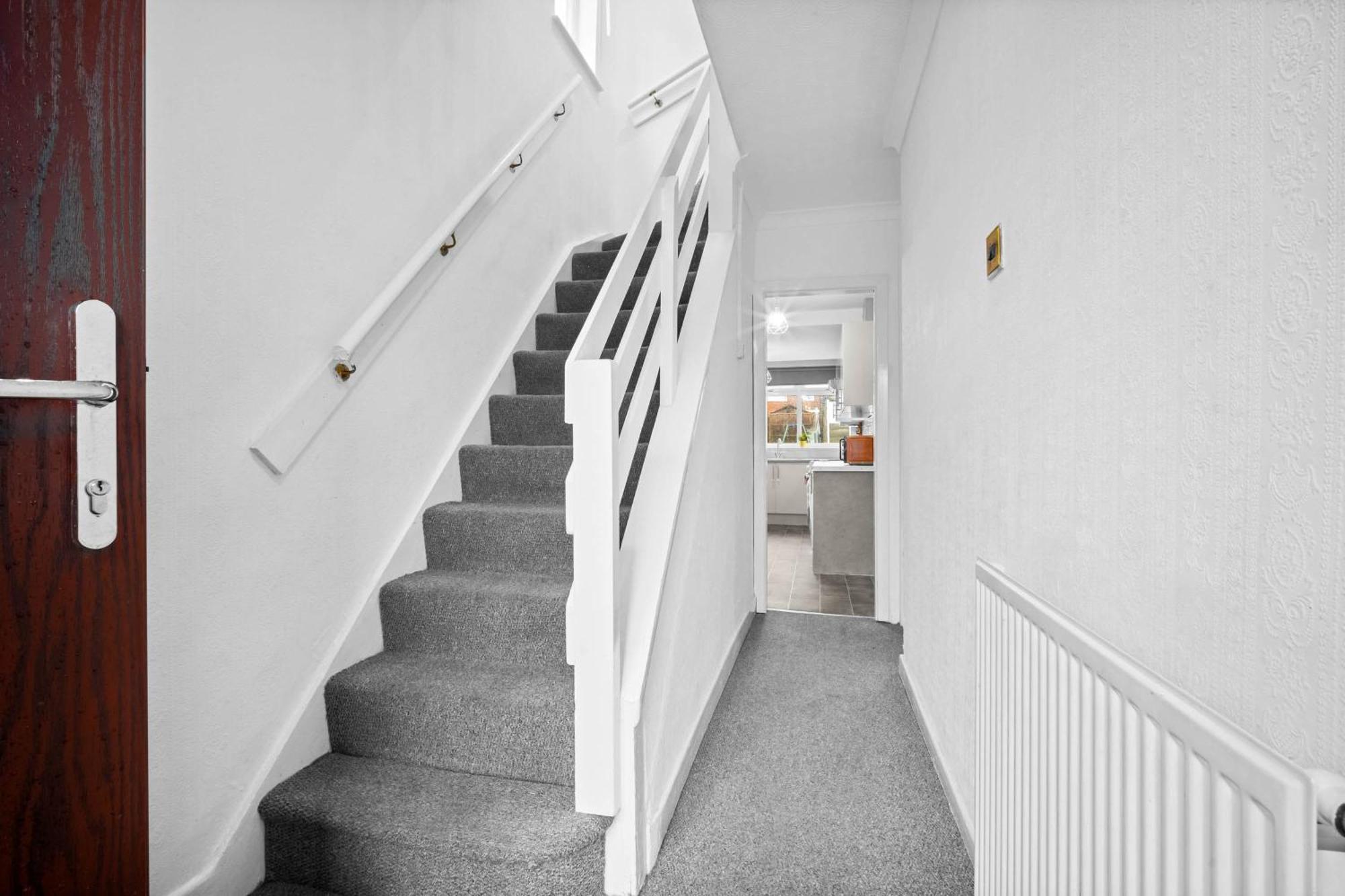 Stylish 3 Bedroom House - Parking - Garden - Great Barr - Netflix - Rated -121j Holiday home *