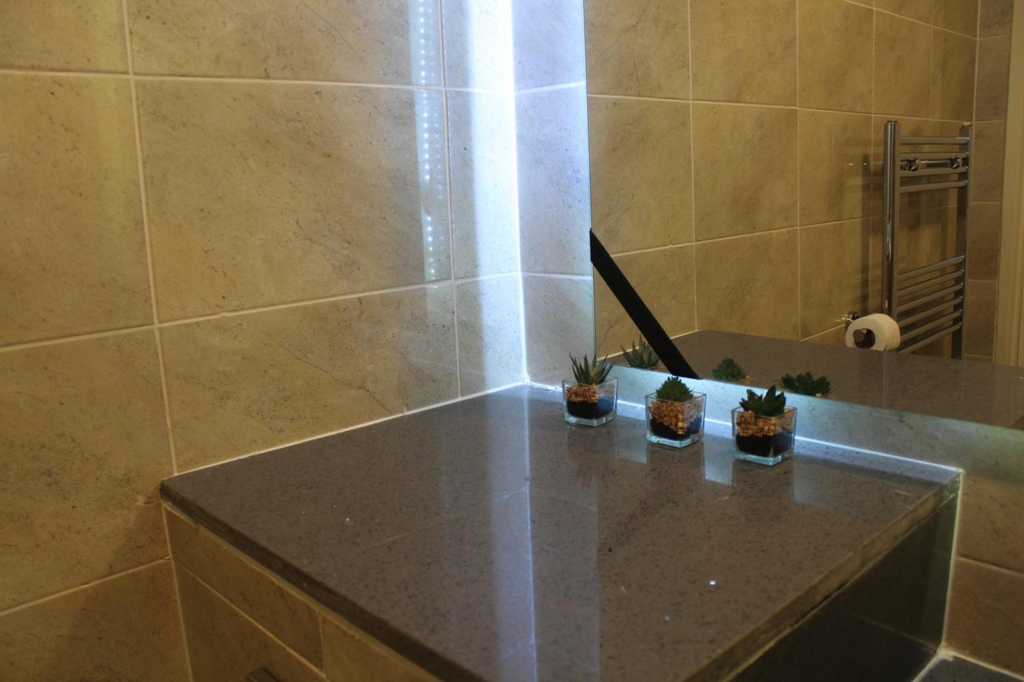 Flat 318 One Bedroom Flat Apartment *