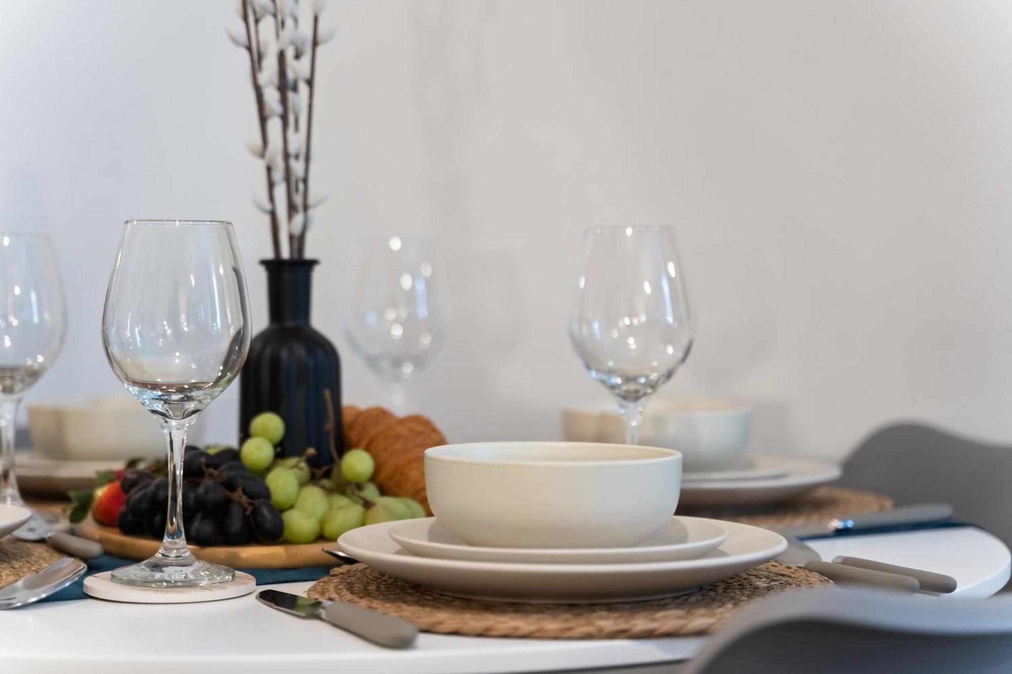 Apartment The Paragon Suite, Sleeps 3, Centre, By Broad Street, New Street Station, Bullring And Grand *
