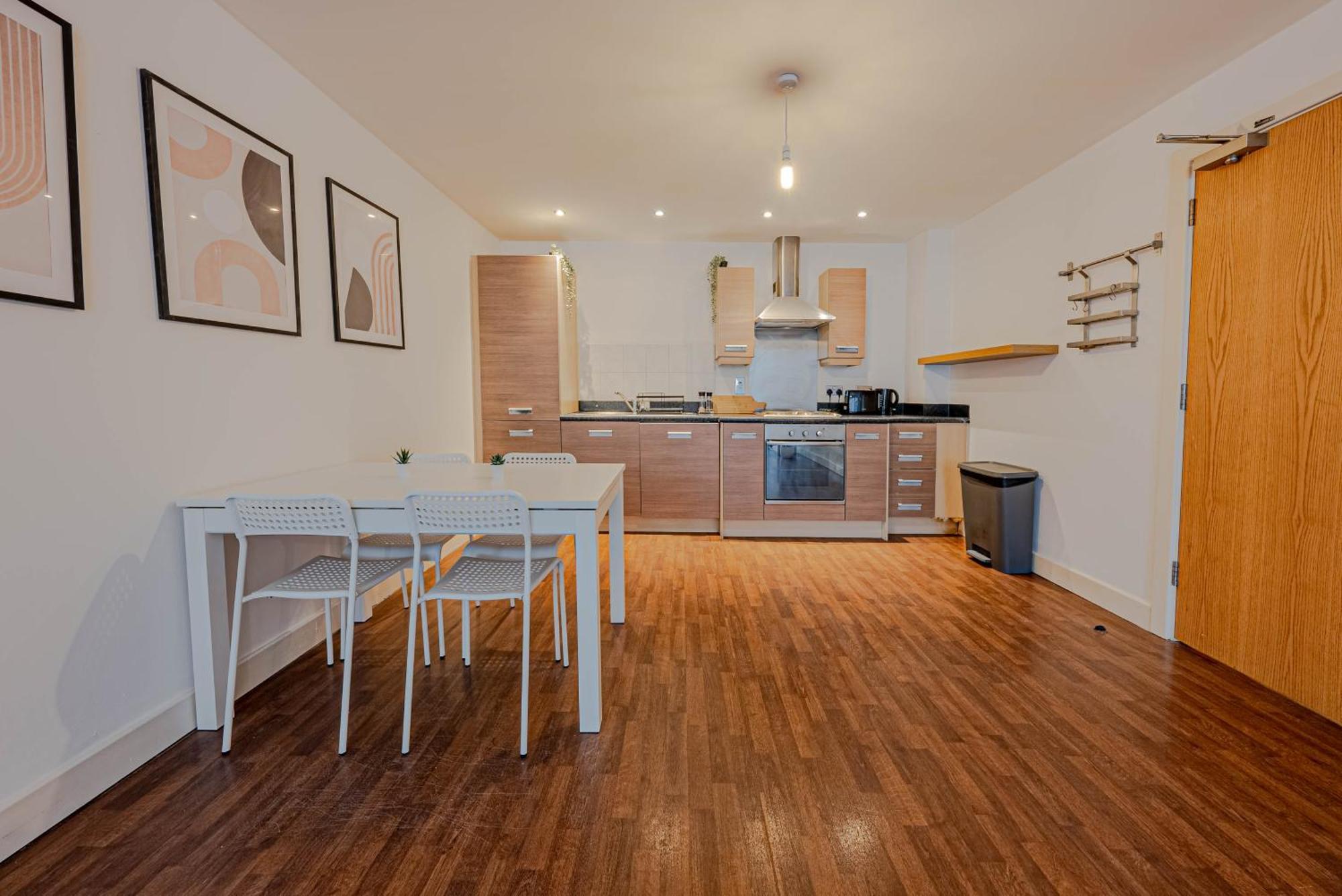 Apartment Centre Modern One Bedroom Free Gated Parking Birmingham