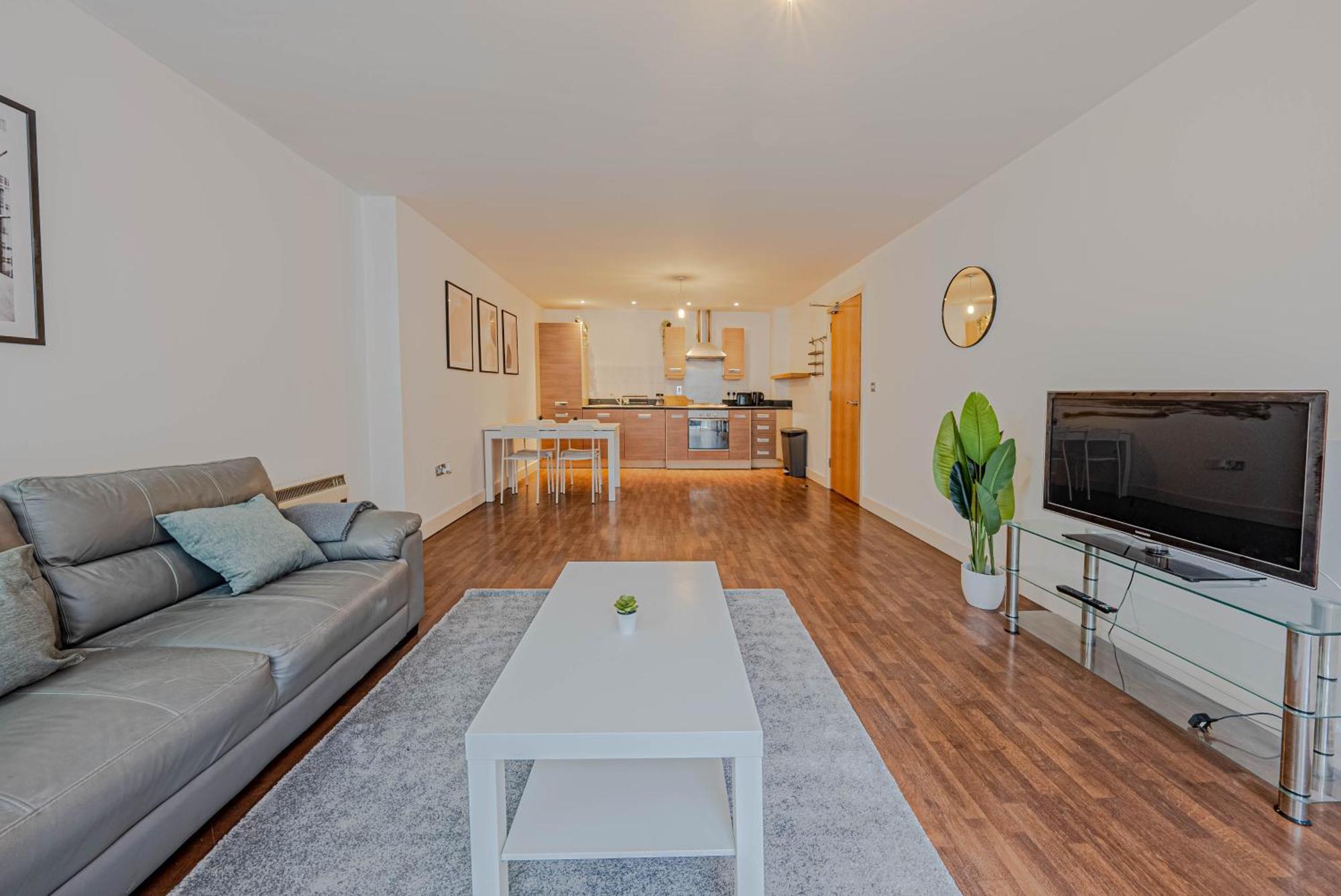 Apartment Centre Modern One Bedroom Free Gated Parking Birmingham