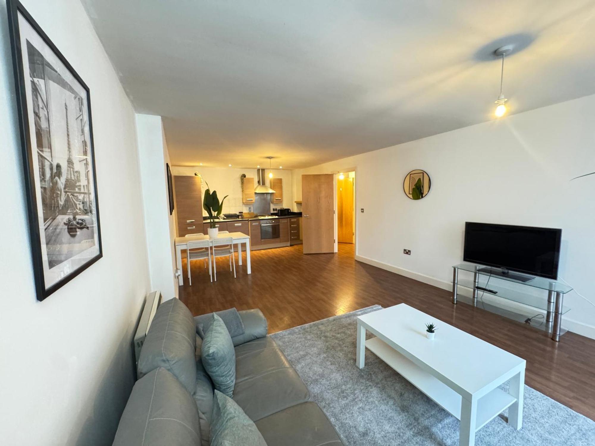 Apartment Centre Modern One Bedroom Free Gated Parking